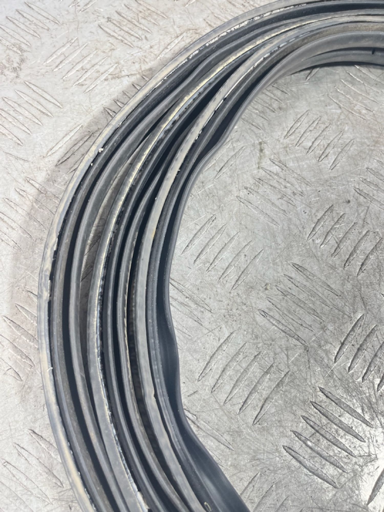 https://ycs.partsauto.market/partsauto-images/thmbs/userImages/7493bedda53ffbba18042670cc6fed05/part/ae0a75d1-a4ca-49d0-b910-766087248e20_1720694585081.jpg