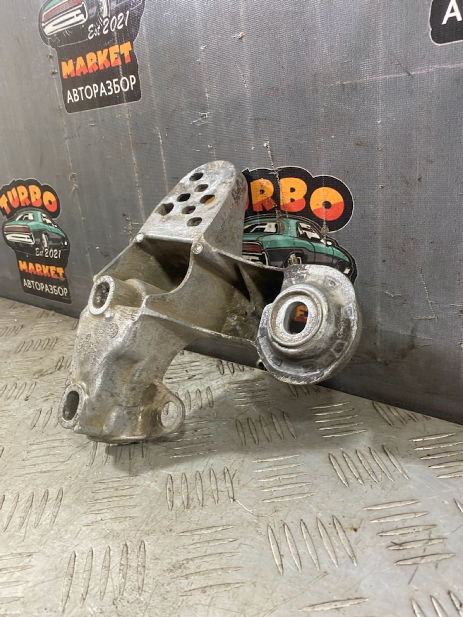 https://ycs.partsauto.market/partsauto-images/thmbs/userImages/7493bedda53ffbba18042670cc6fed05/part/ae153d91-a9f5-4fad-b699-e06c5190d0f4_1721388461989.jpg