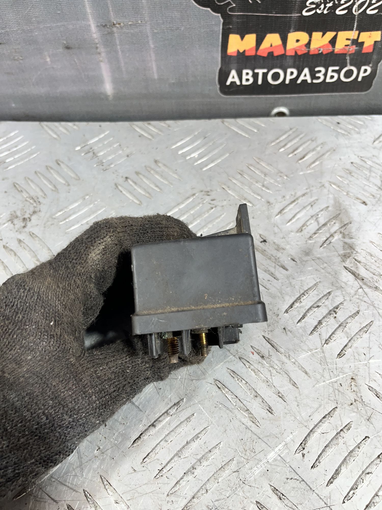https://ycs.partsauto.market/partsauto-images/thmbs/userImages/7493bedda53ffbba18042670cc6fed05/part/af335153-bf09-4f58-9f5f-4074b558a445_1718280106528.jpg