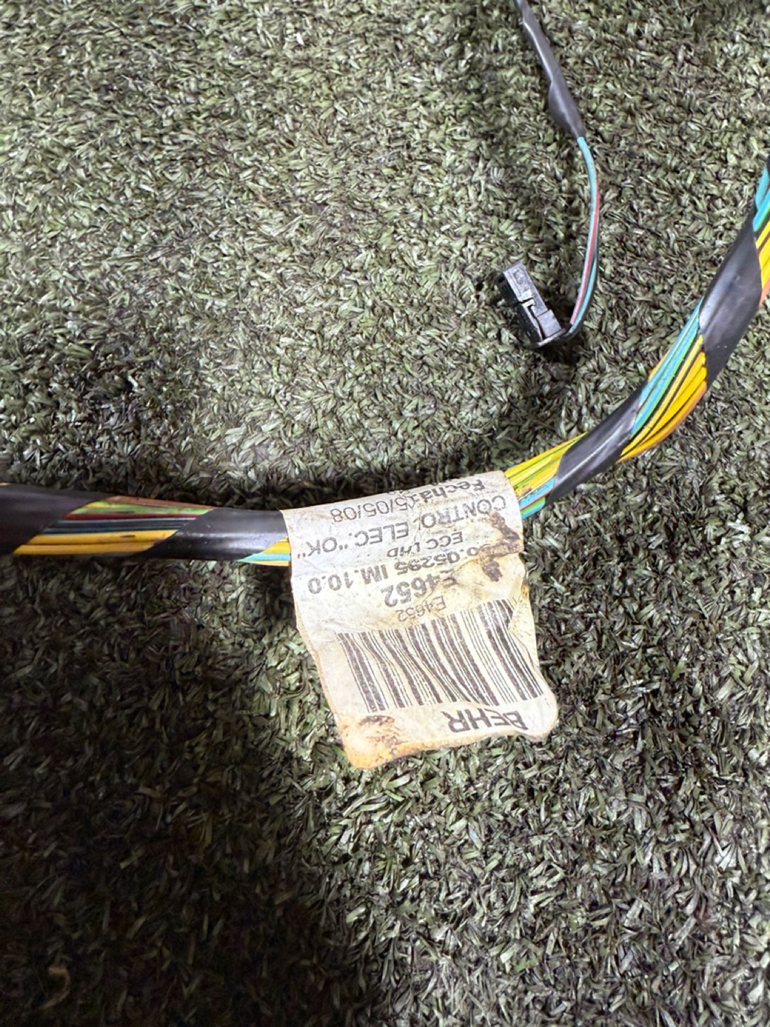 https://ycs.partsauto.market/partsauto-images/thmbs/userImages/7493bedda53ffbba18042670cc6fed05/part/b0c2bdff-2c50-4662-ba63-90fdb66b9dd9_1737638215519.jpg