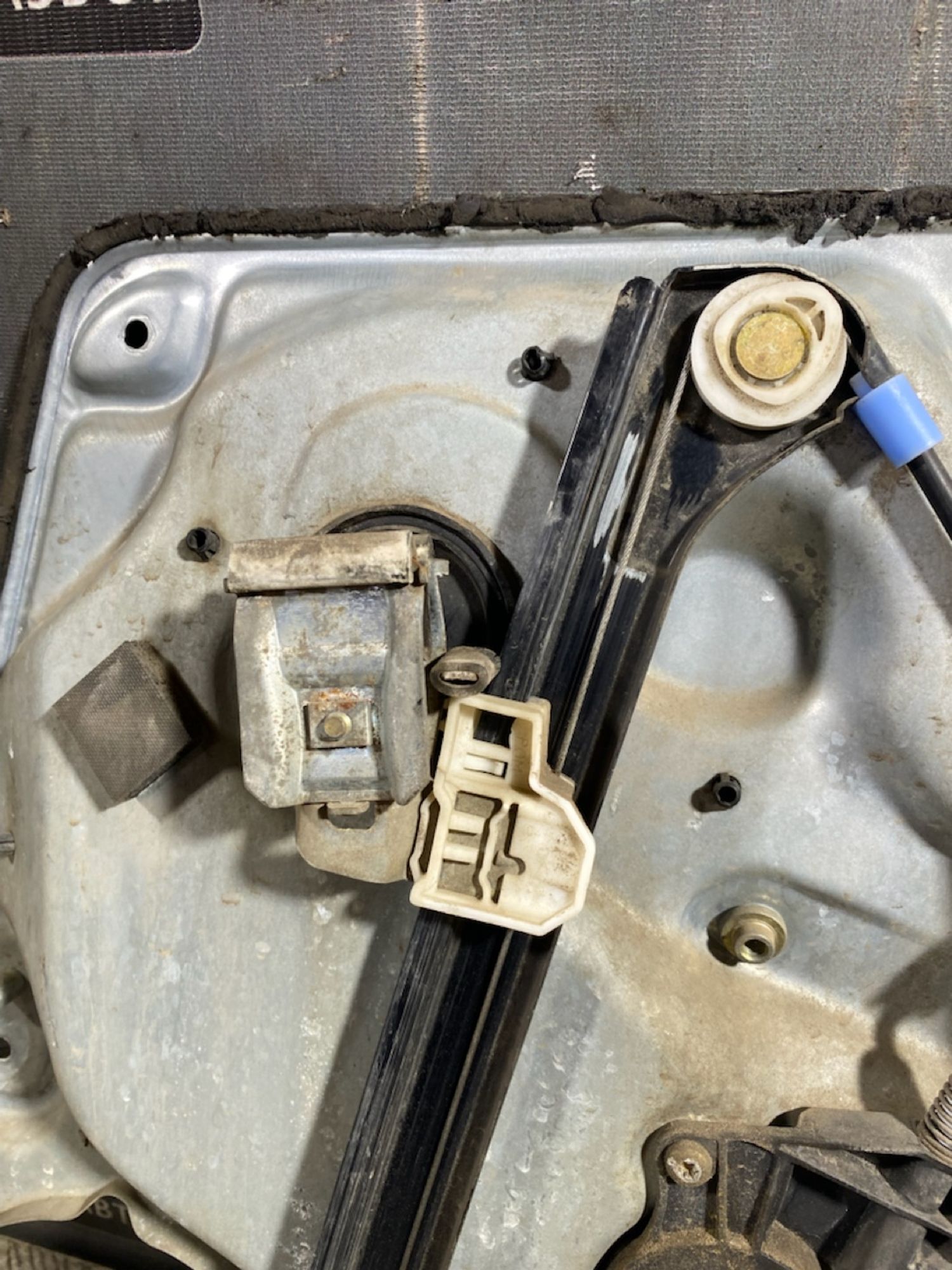 https://ycs.partsauto.market/partsauto-images/thmbs/userImages/7493bedda53ffbba18042670cc6fed05/part/b1e076f1-ca06-4d1c-aa3a-7c6ca90c43a9_1727269178606.jpg