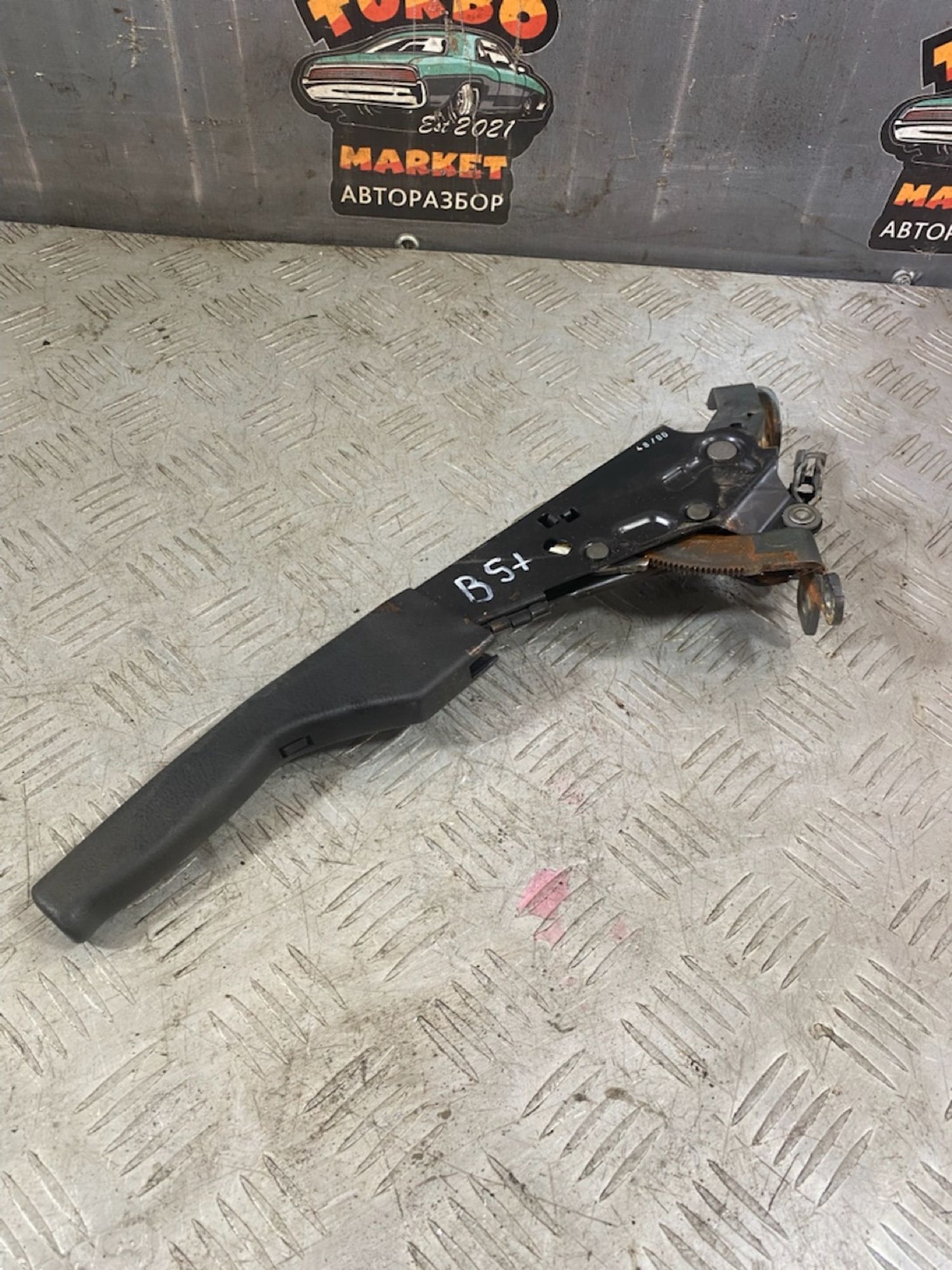 https://ycs.partsauto.market/partsauto-images/thmbs/userImages/7493bedda53ffbba18042670cc6fed05/part/b2f01e9b-975f-4f91-a7e9-5089f948097b_1721393740501.jpg