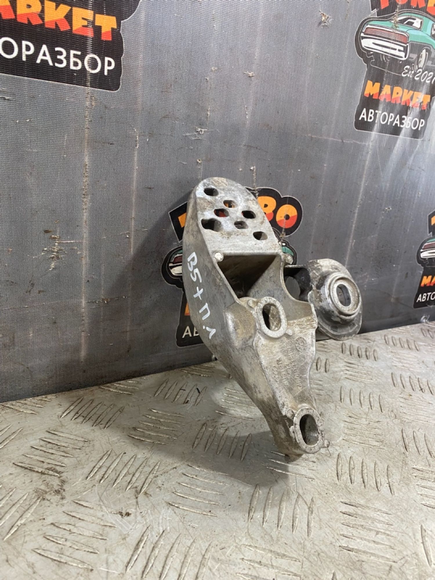 https://ycs.partsauto.market/partsauto-images/thmbs/userImages/7493bedda53ffbba18042670cc6fed05/part/b2f2b202-2f41-4880-b884-238b8377a5d0_1721388459478.jpg