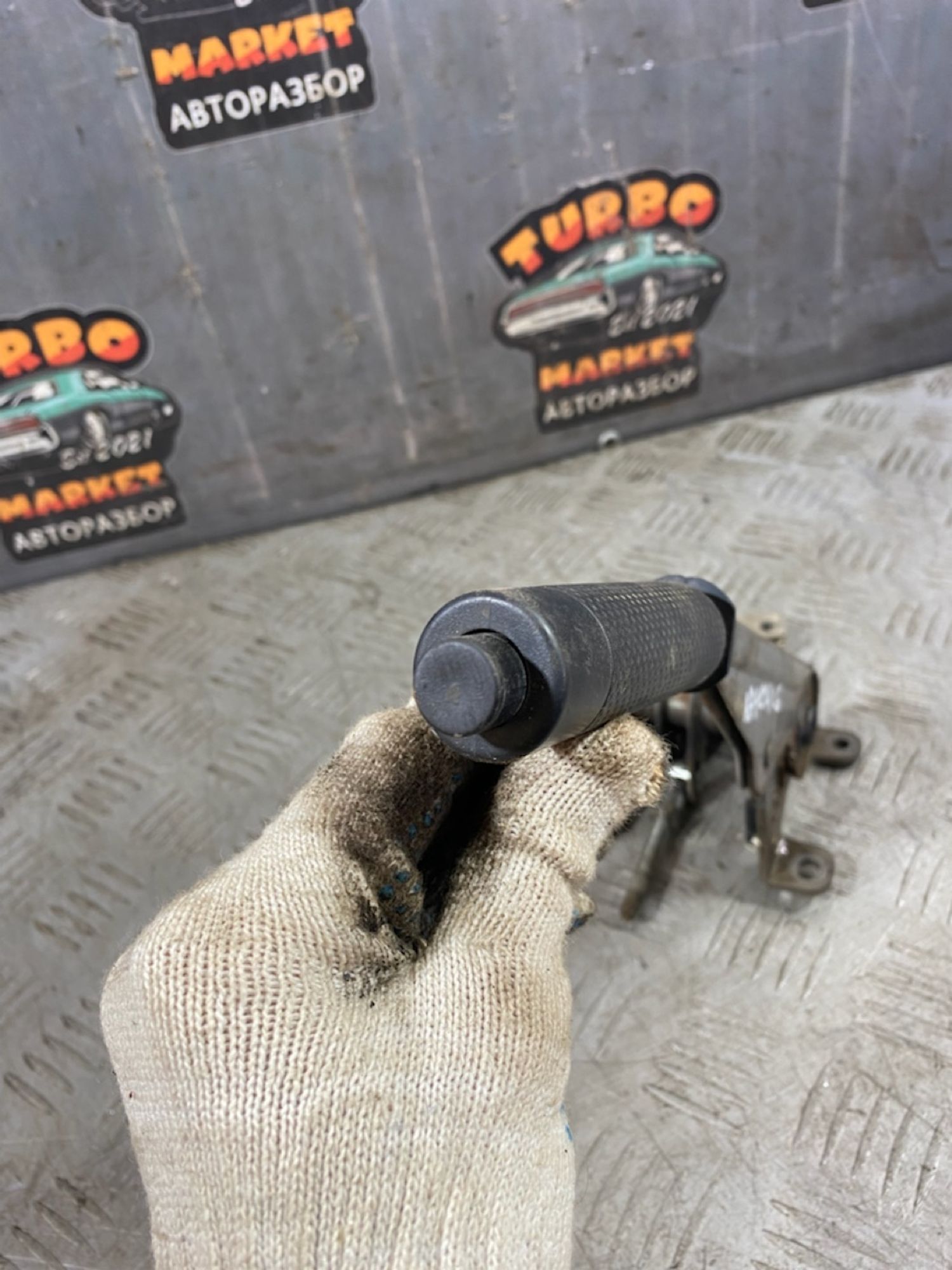 https://ycs.partsauto.market/partsauto-images/thmbs/userImages/7493bedda53ffbba18042670cc6fed05/part/b2fc5375-4a26-4507-83aa-41396f9a43a1_1725620154870.jpg