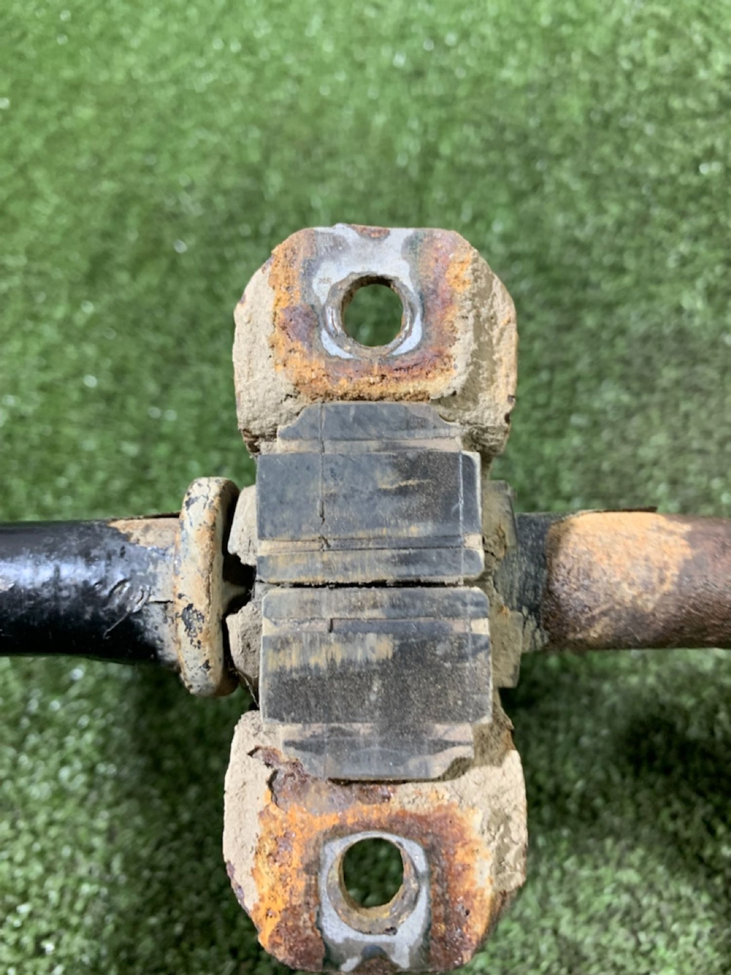 https://ycs.partsauto.market/partsauto-images/thmbs/userImages/7493bedda53ffbba18042670cc6fed05/part/b4afb2d2-8202-409f-86c5-3bab7d2d36a6_1738161658889.jpg
