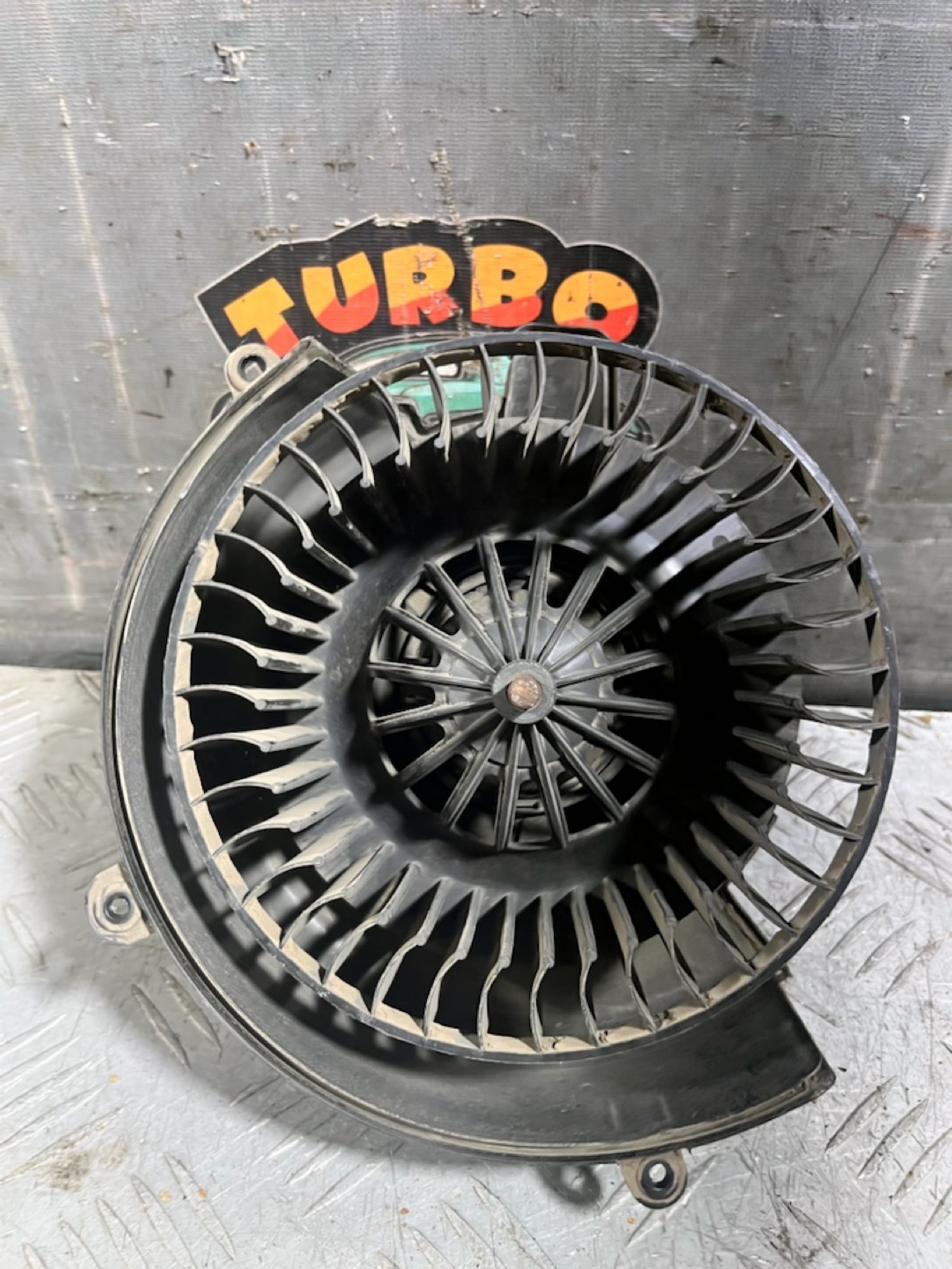 https://ycs.partsauto.market/partsauto-images/thmbs/userImages/7493bedda53ffbba18042670cc6fed05/part/b5a859a1-508d-4f2b-9b2d-1bde475a2e7a_1729773351449.jpg