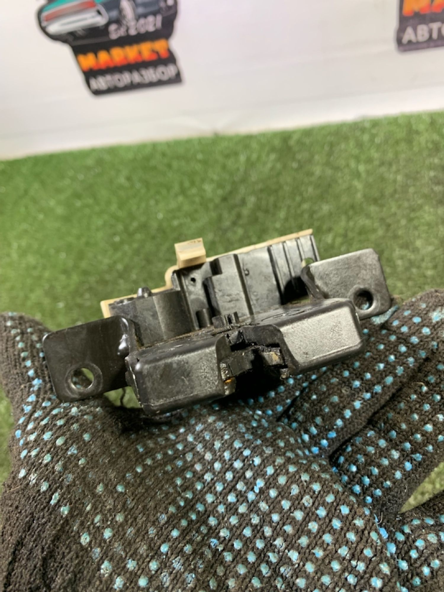 https://ycs.partsauto.market/partsauto-images/thmbs/userImages/7493bedda53ffbba18042670cc6fed05/part/b6aa2431-554e-40c3-a50f-9355d1be3158_1739185236430.jpg