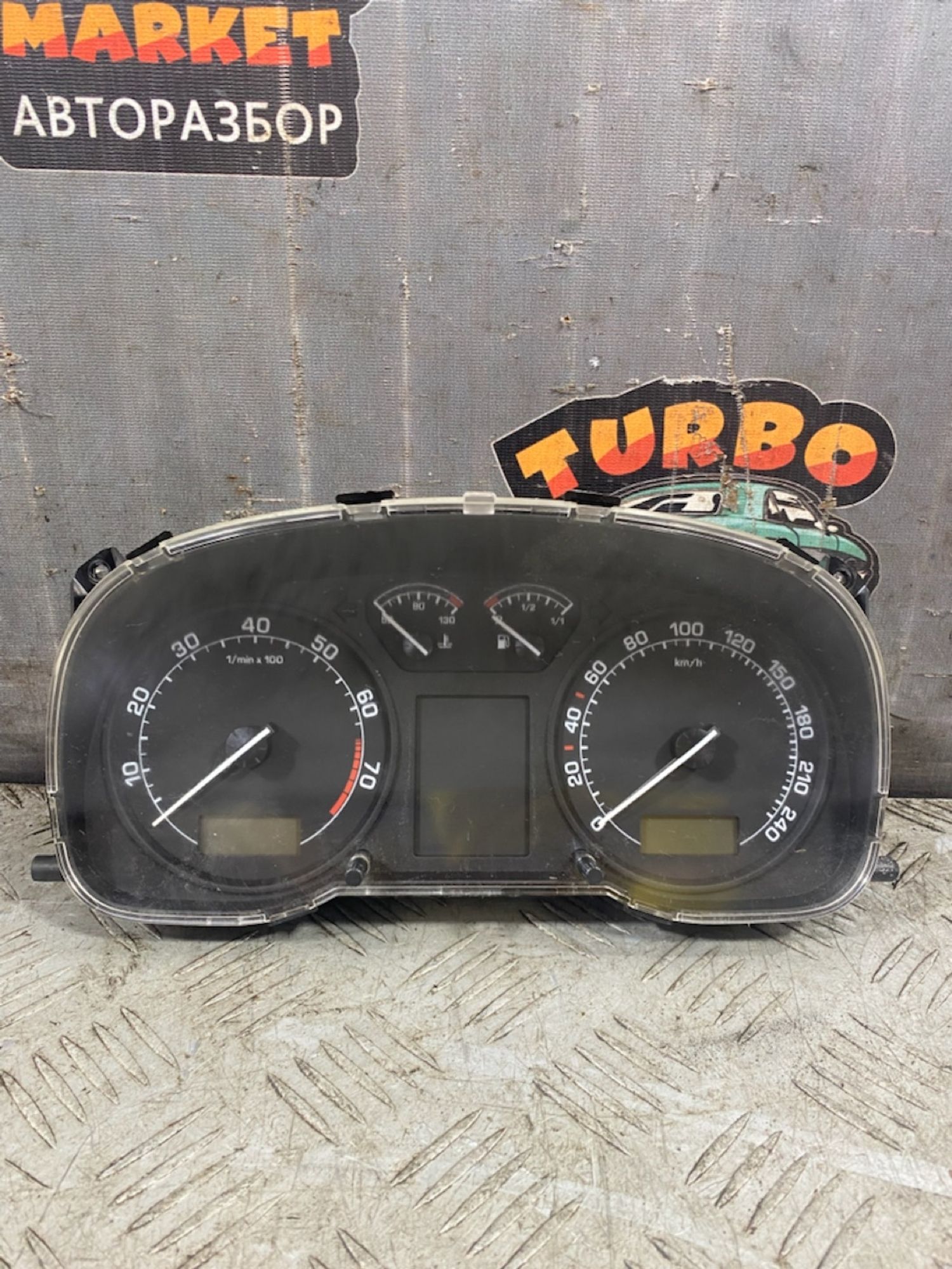 https://ycs.partsauto.market/partsauto-images/thmbs/userImages/7493bedda53ffbba18042670cc6fed05/part/b75e7781-31d7-462b-a882-5580b5f9bff5_1726225984854.jpg