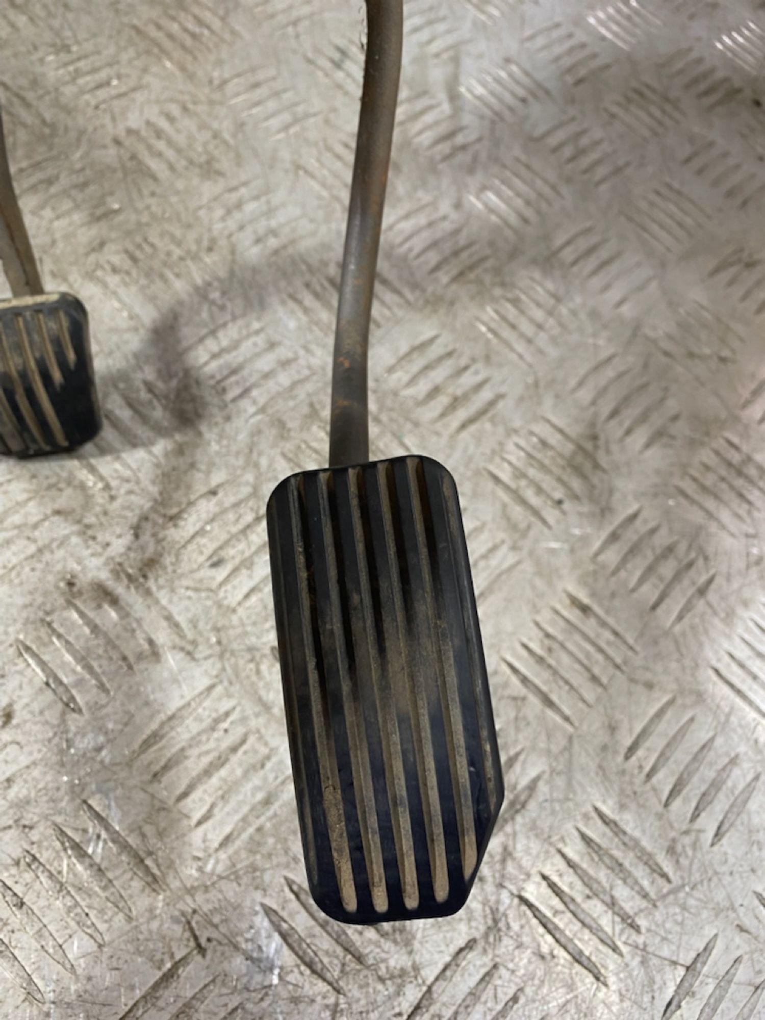 https://ycs.partsauto.market/partsauto-images/thmbs/userImages/7493bedda53ffbba18042670cc6fed05/part/b89601b4-d133-4736-bae8-1d0569bb8c09_1723205620709.jpg