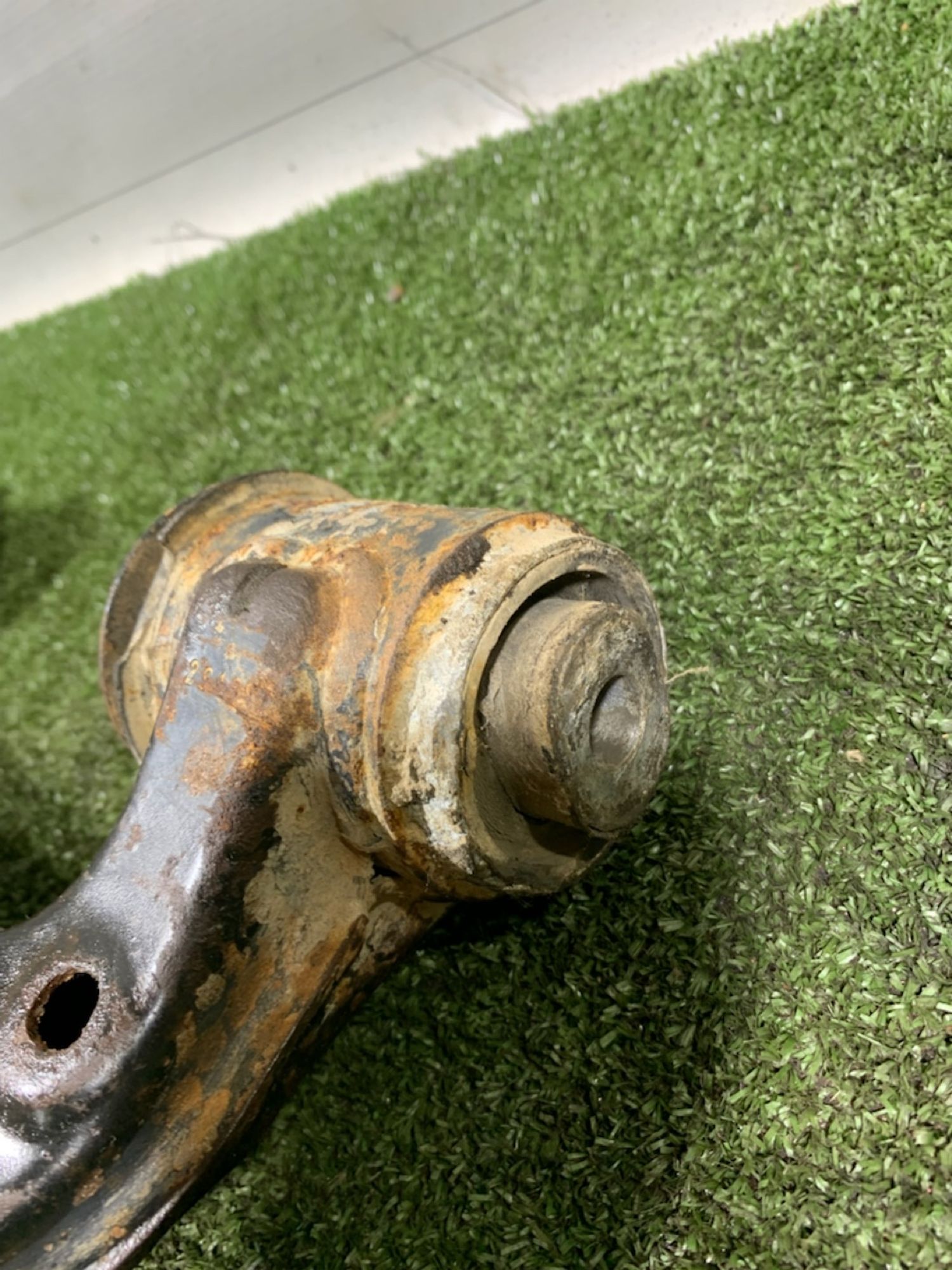 https://ycs.partsauto.market/partsauto-images/thmbs/userImages/7493bedda53ffbba18042670cc6fed05/part/b8cac7c0-8c7b-415d-9796-31e3d7a97562_1736769726958.jpg