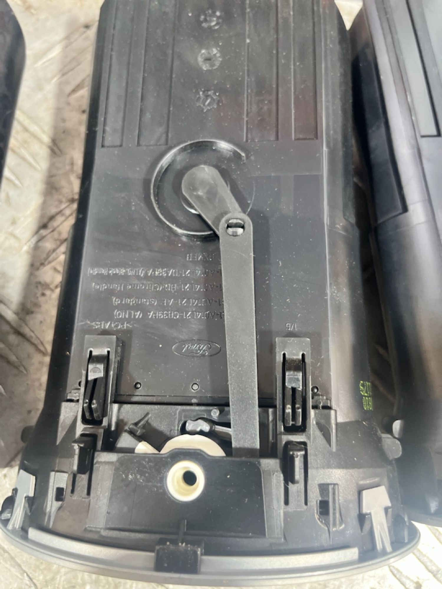https://ycs.partsauto.market/partsauto-images/thmbs/userImages/7493bedda53ffbba18042670cc6fed05/part/bac298c0-53c0-44d4-936c-fe517419ab01_1720622055856.jpg