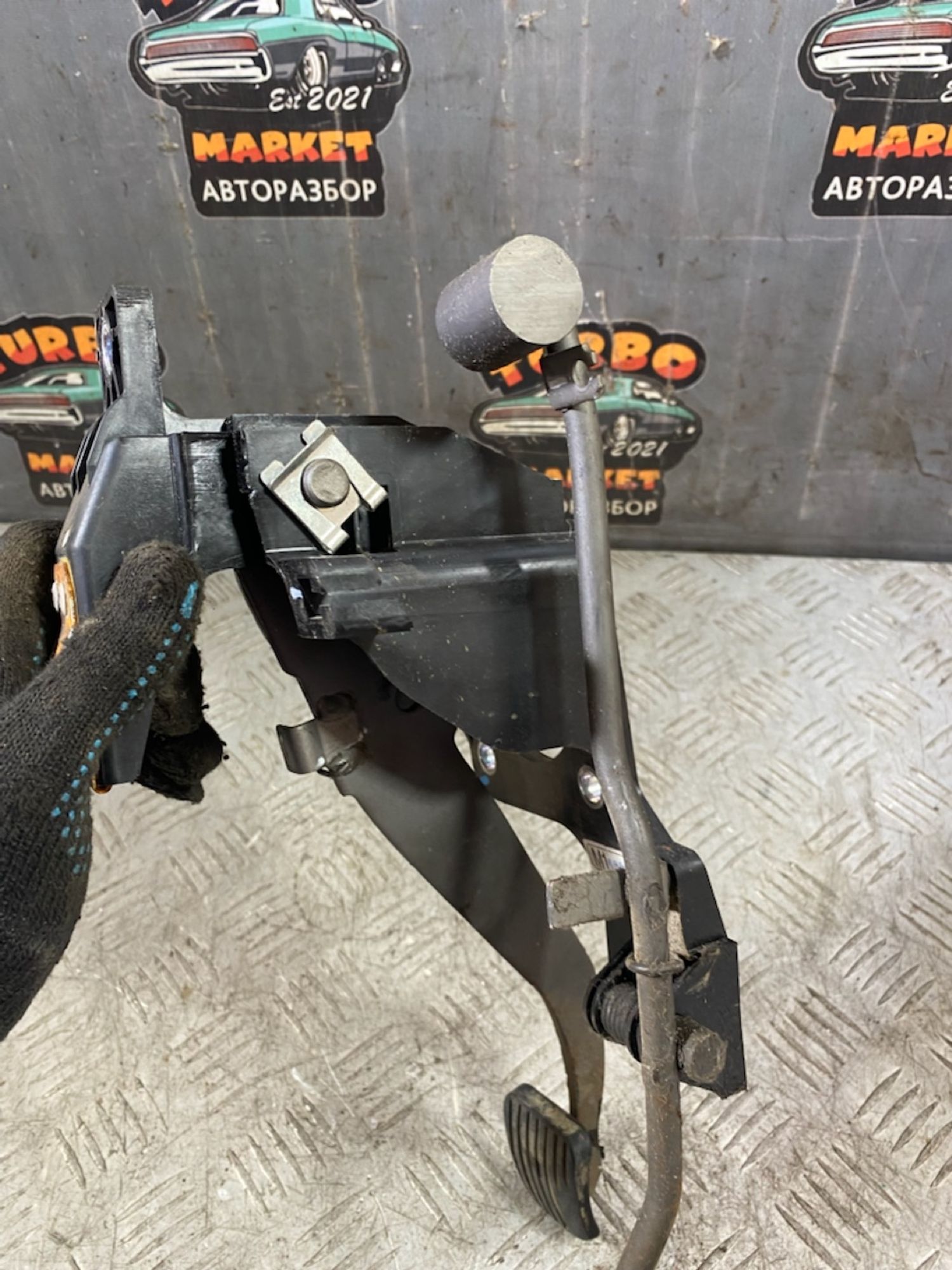 https://ycs.partsauto.market/partsauto-images/thmbs/userImages/7493bedda53ffbba18042670cc6fed05/part/bae8c0a4-4a48-4860-8fc9-8d08e433c47f_1723205616455.jpg