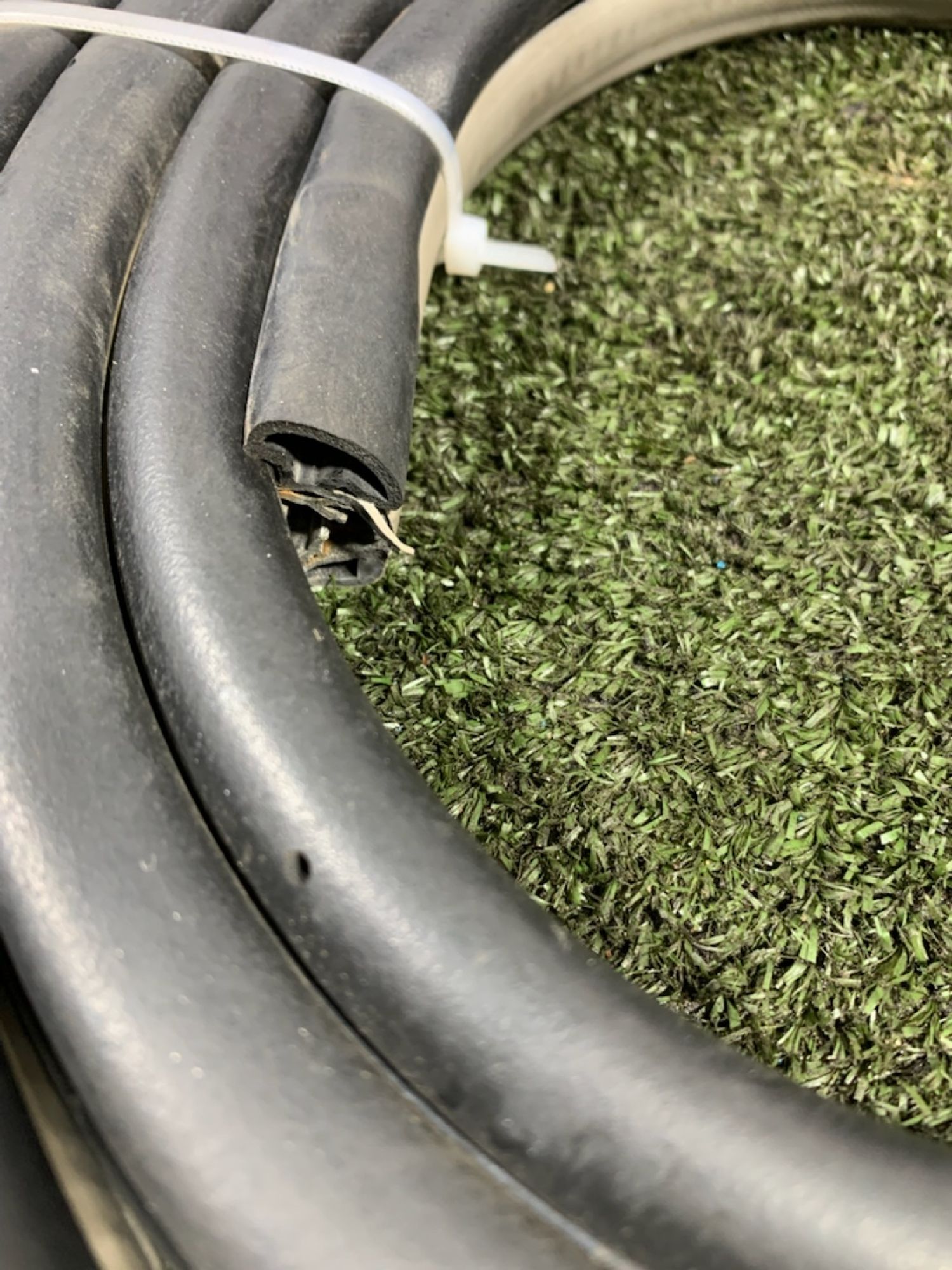 https://ycs.partsauto.market/partsauto-images/thmbs/userImages/7493bedda53ffbba18042670cc6fed05/part/bbeb935b-f07b-4aed-b4a4-f40191d4dc7f_1732110833782.jpg