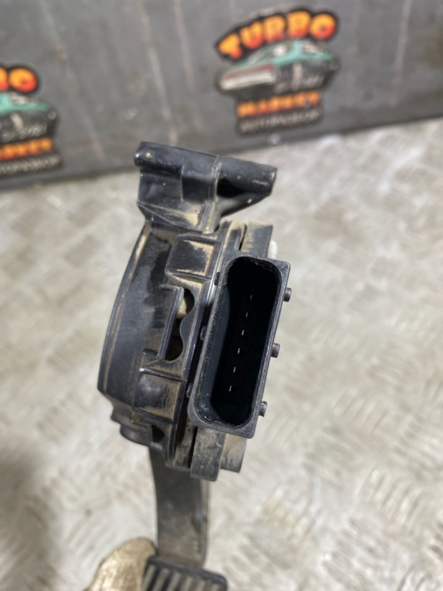 https://ycs.partsauto.market/partsauto-images/thmbs/userImages/7493bedda53ffbba18042670cc6fed05/part/bc4ca8ba-a30b-4c56-8a8b-37d68654104f_1728560622727.jpg