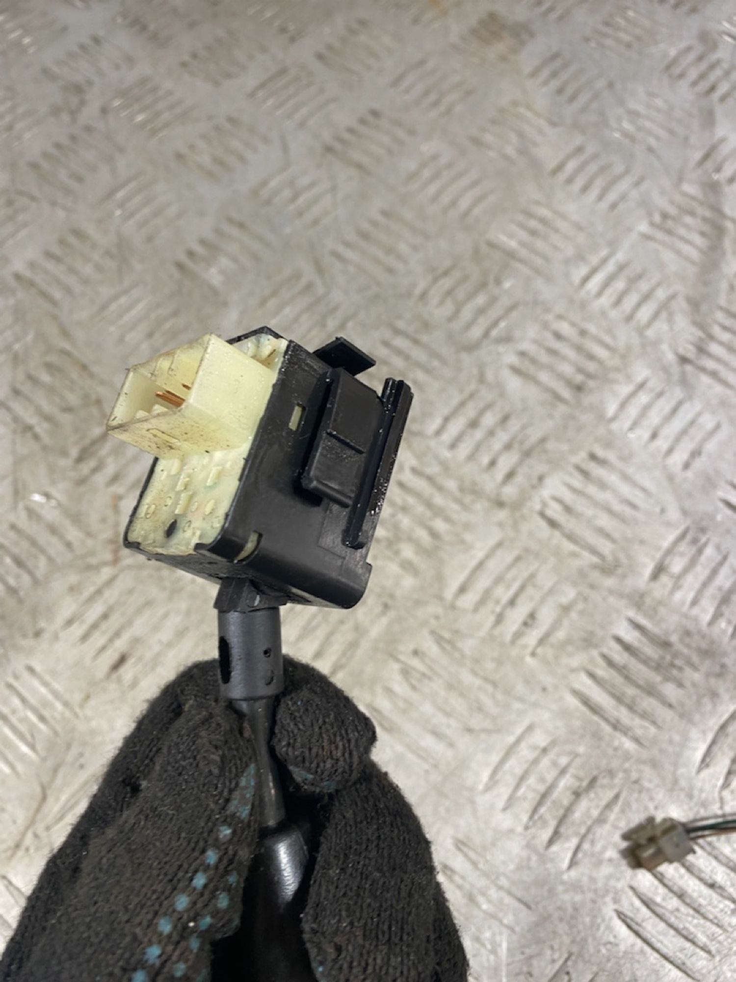 https://ycs.partsauto.market/partsauto-images/thmbs/userImages/7493bedda53ffbba18042670cc6fed05/part/bc6af417-775b-4a5c-8268-3c0bfc2b9577_1721663926700.jpg