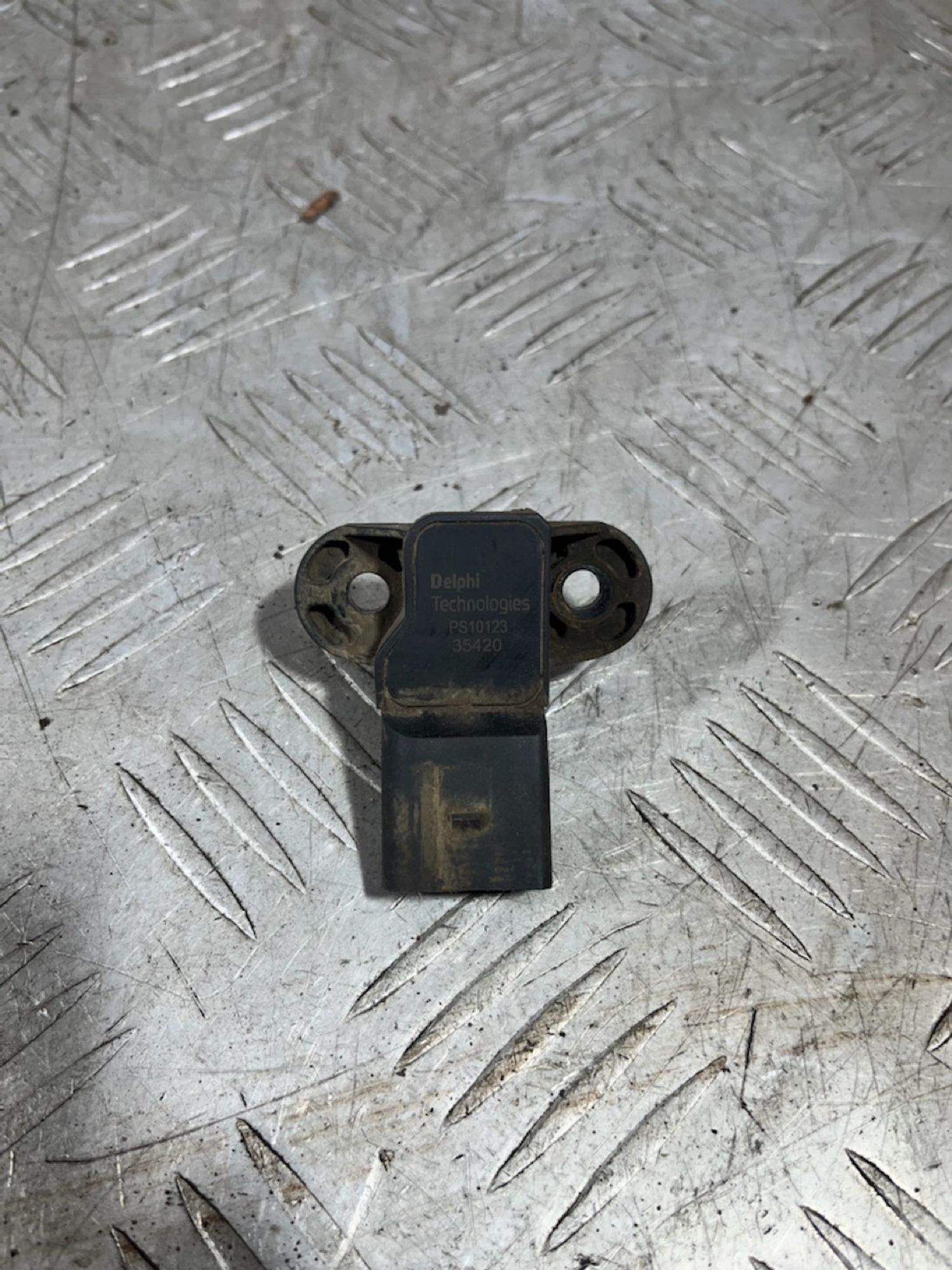 https://ycs.partsauto.market/partsauto-images/thmbs/userImages/7493bedda53ffbba18042670cc6fed05/part/bd38fba9-f6b5-4710-8be1-3dd7b4fbfe73_1728716957489.jpg