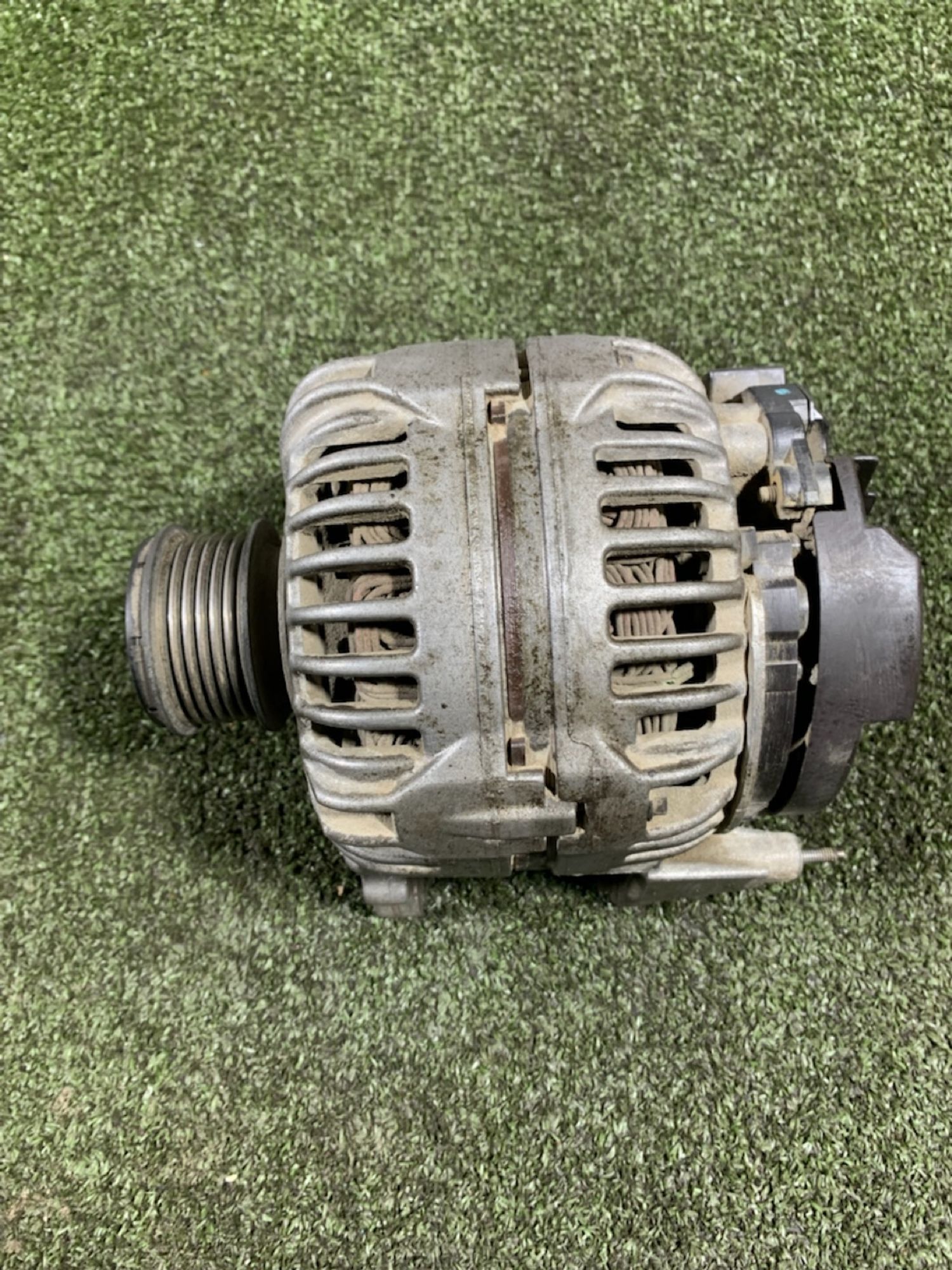 https://ycs.partsauto.market/partsauto-images/thmbs/userImages/7493bedda53ffbba18042670cc6fed05/part/be2925ea-dfd9-472d-b7f0-23d4a0f9a57d_1738060684145.jpg