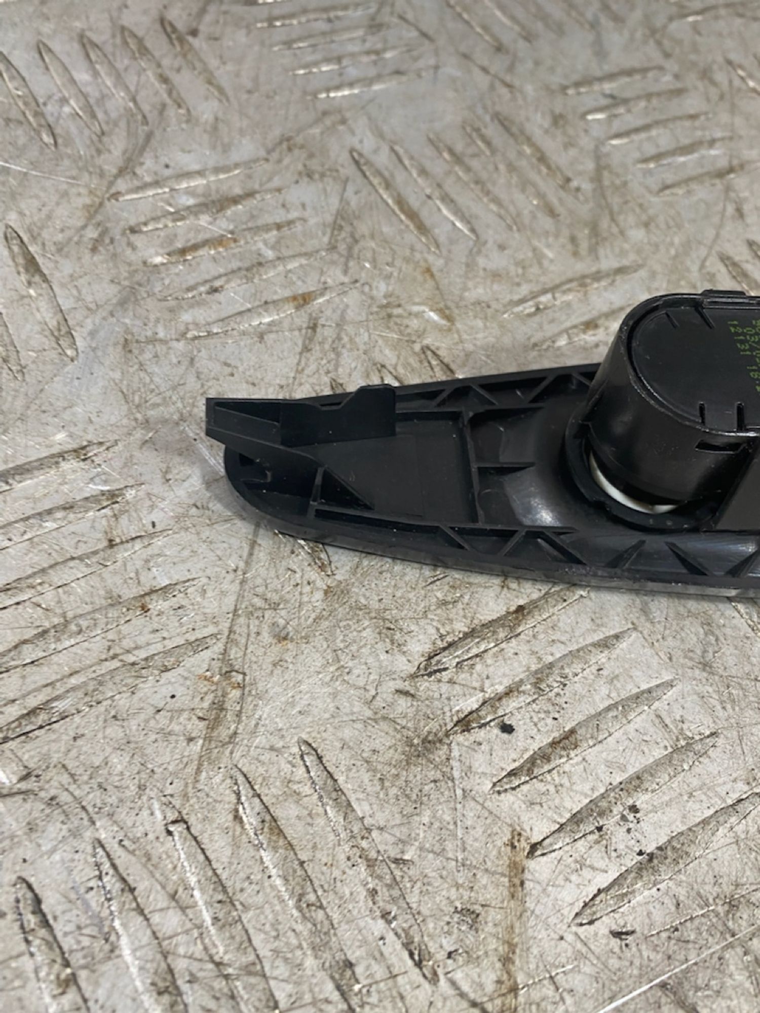 https://ycs.partsauto.market/partsauto-images/thmbs/userImages/7493bedda53ffbba18042670cc6fed05/part/c04c2581-039c-4f75-9f2d-1a3e94e0a9fa_1721738891718.jpg