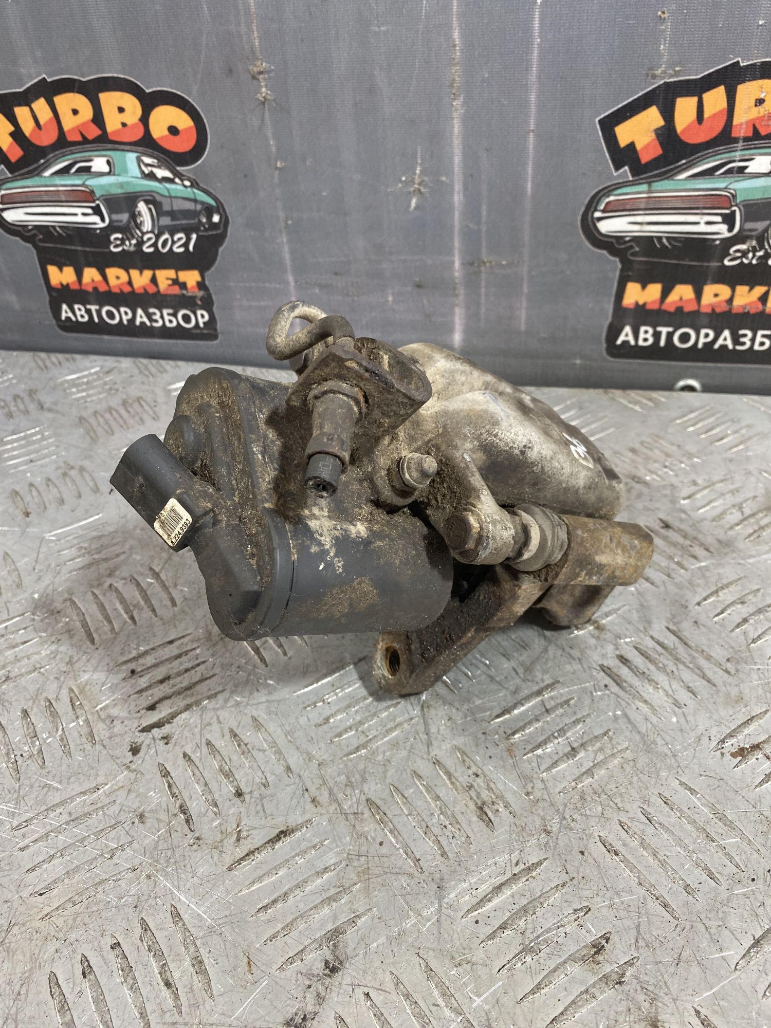 https://ycs.partsauto.market/partsauto-images/thmbs/userImages/7493bedda53ffbba18042670cc6fed05/part/c054d483-127f-4dfe-8538-96d89253851c_1718617329771.jpg