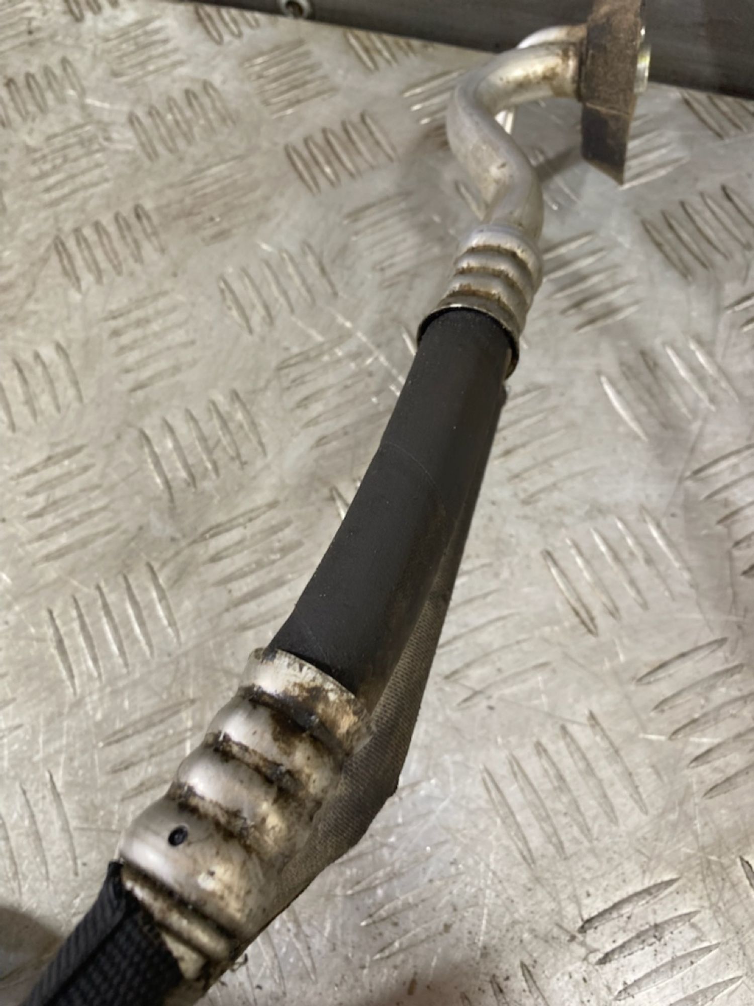 https://ycs.partsauto.market/partsauto-images/thmbs/userImages/7493bedda53ffbba18042670cc6fed05/part/c0db6114-f957-4368-b907-3b3dcb074058_1721826220176.jpg