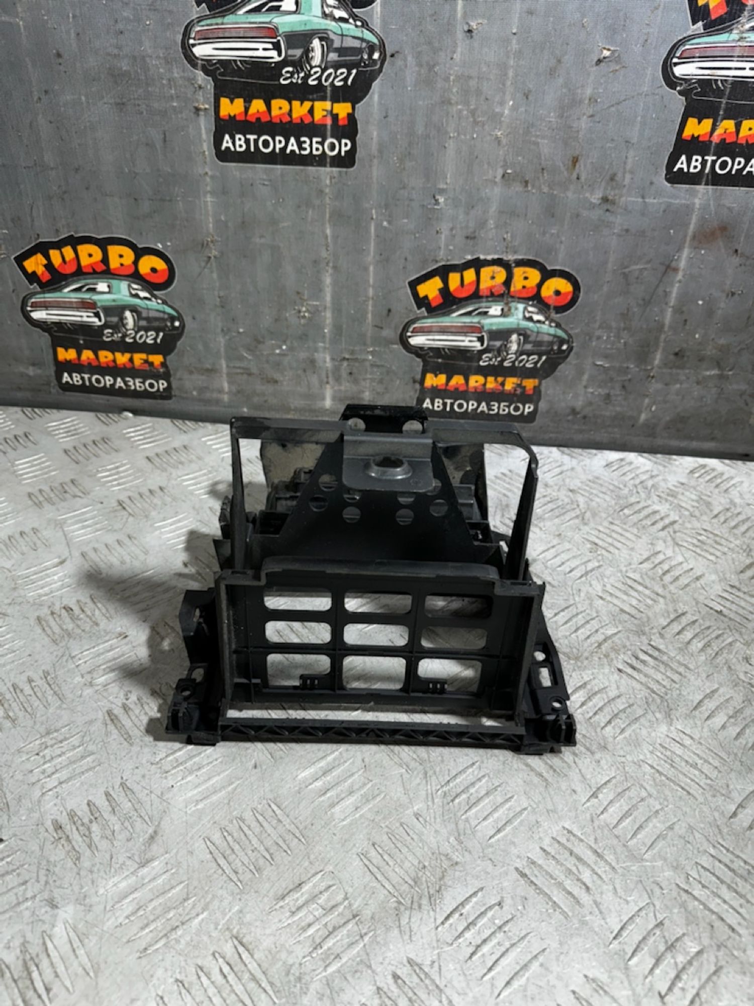 https://ycs.partsauto.market/partsauto-images/thmbs/userImages/7493bedda53ffbba18042670cc6fed05/part/c1ad937f-b131-488a-9366-7f699eab1cc8_1728897122031.jpg