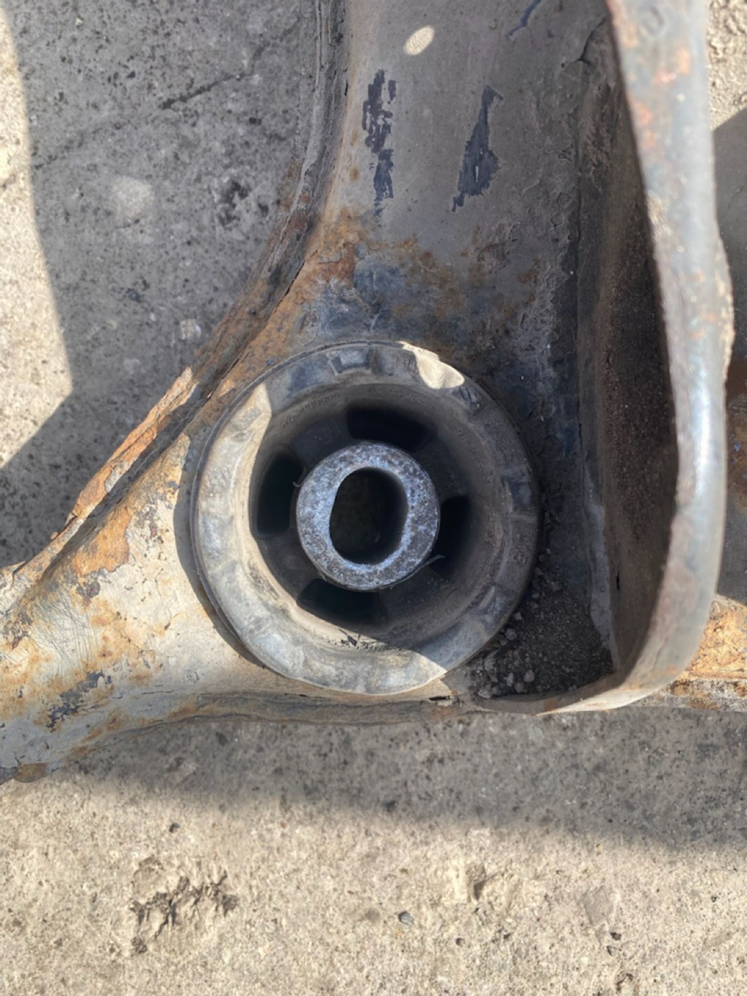 https://ycs.partsauto.market/partsauto-images/thmbs/userImages/7493bedda53ffbba18042670cc6fed05/part/c255ac42-aff3-4788-8e8c-f6b4505b790d_1721470059140.jpg