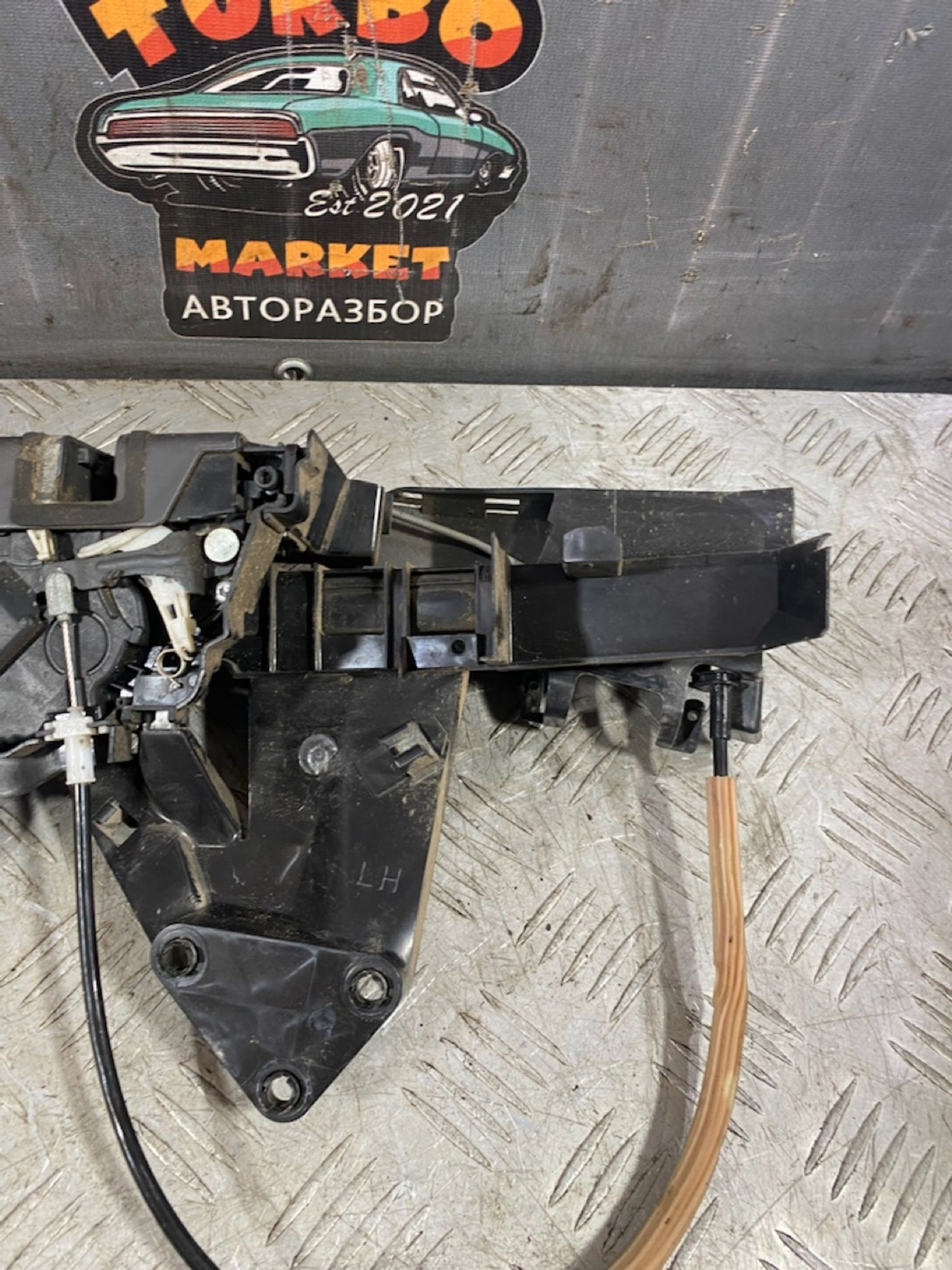 https://ycs.partsauto.market/partsauto-images/thmbs/userImages/7493bedda53ffbba18042670cc6fed05/part/c36edf13-9e48-4f83-8c8c-c082251bba9d_1721136237805.jpg
