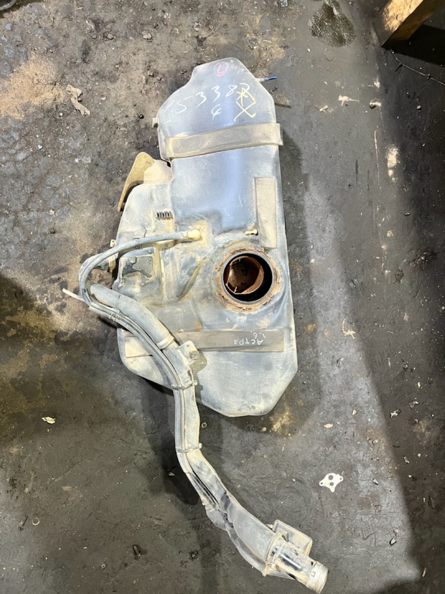 https://ycs.partsauto.market/partsauto-images/thmbs/userImages/7493bedda53ffbba18042670cc6fed05/part/c3f767eb-c696-41cb-be44-f8a95ced61ce_1729855940514.jpg