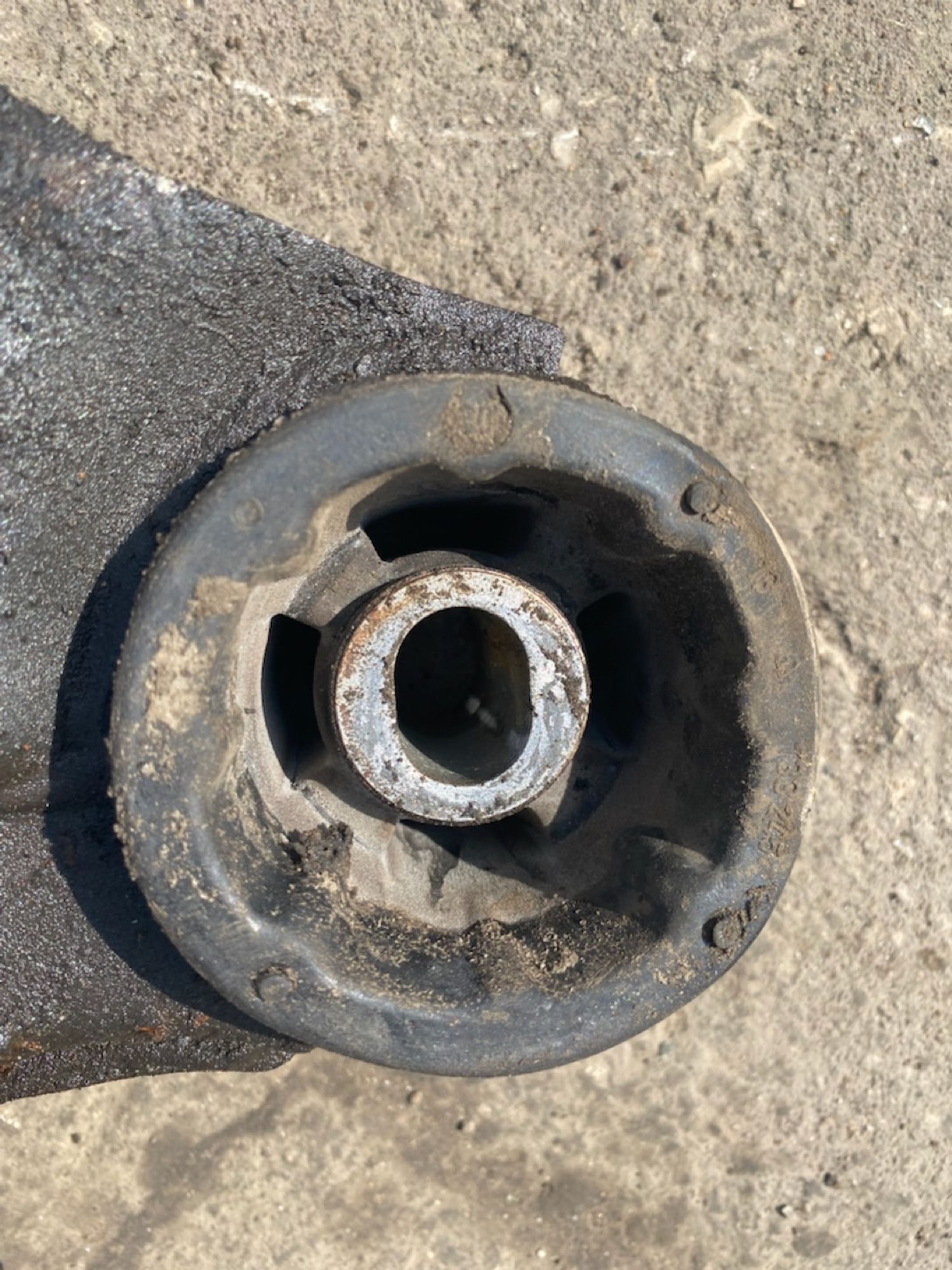 https://ycs.partsauto.market/partsauto-images/thmbs/userImages/7493bedda53ffbba18042670cc6fed05/part/c4afcb1c-ad1c-4128-8c4c-f1281d7c649c_1721470061245.jpg