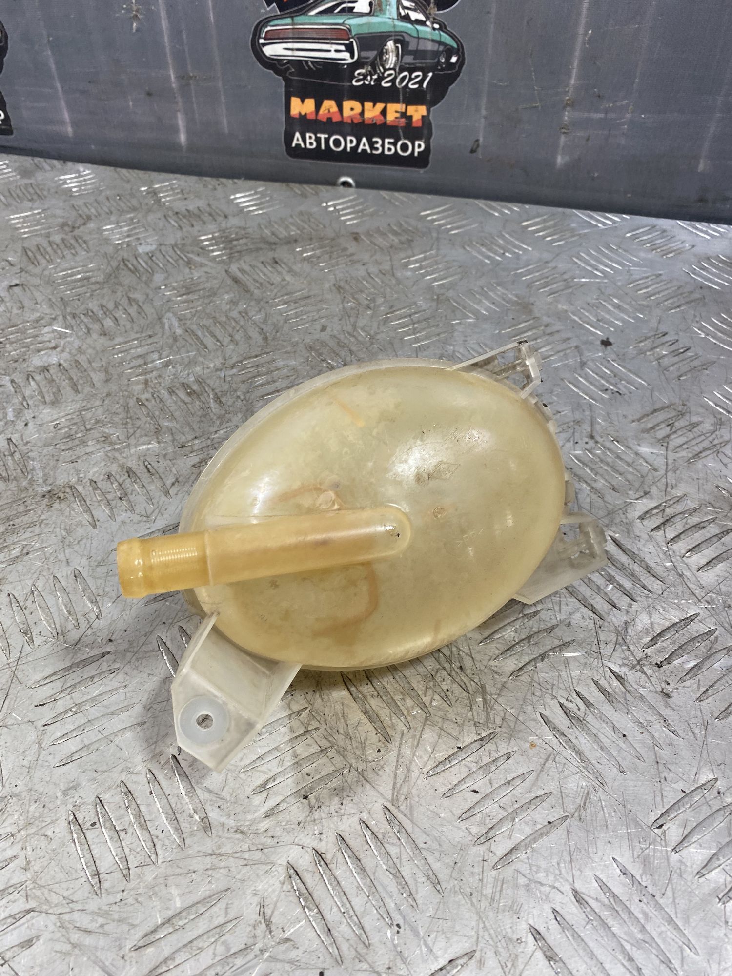 https://ycs.partsauto.market/partsauto-images/thmbs/userImages/7493bedda53ffbba18042670cc6fed05/part/c4e52390-4dc5-4fcb-b66a-7d9594a11545_1718801796037.jpg
