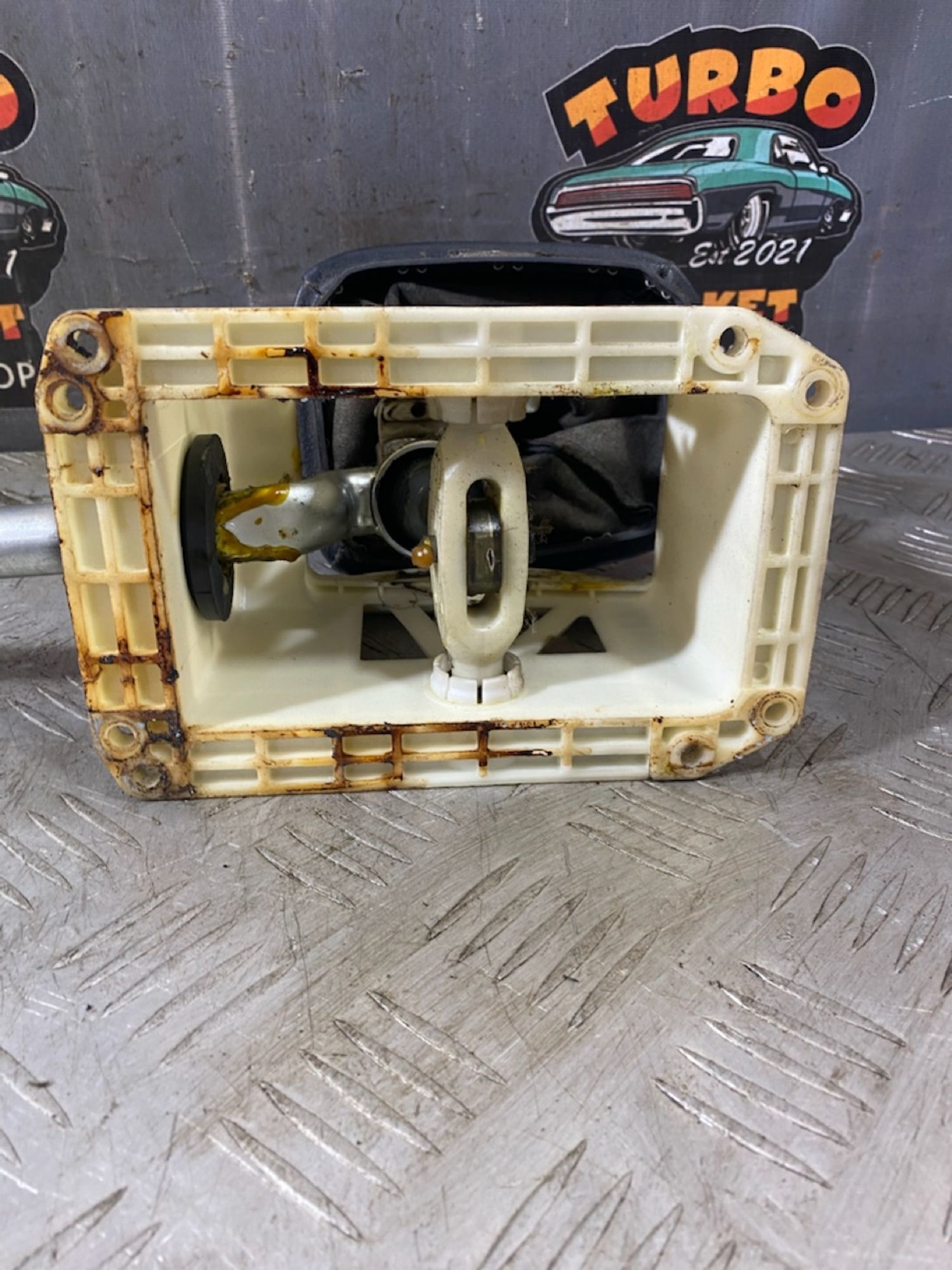 https://ycs.partsauto.market/partsauto-images/thmbs/userImages/7493bedda53ffbba18042670cc6fed05/part/c6b06727-6f9d-4961-8065-7ff59f9ef4a8_1721658686504.jpg
