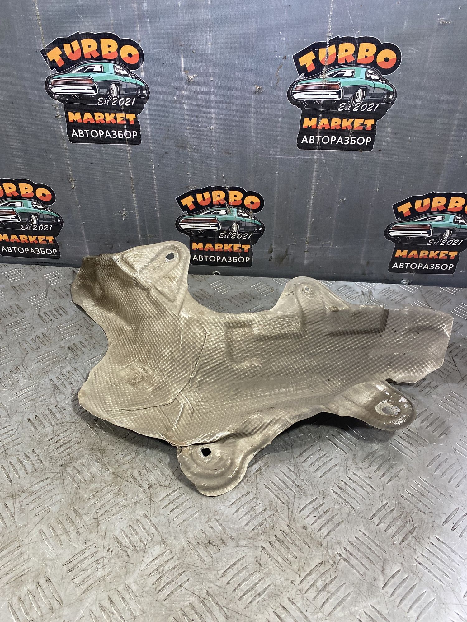 https://ycs.partsauto.market/partsauto-images/thmbs/userImages/7493bedda53ffbba18042670cc6fed05/part/c79613e6-1a64-4541-8fa5-a6a0c6493275_1718895036301.jpg