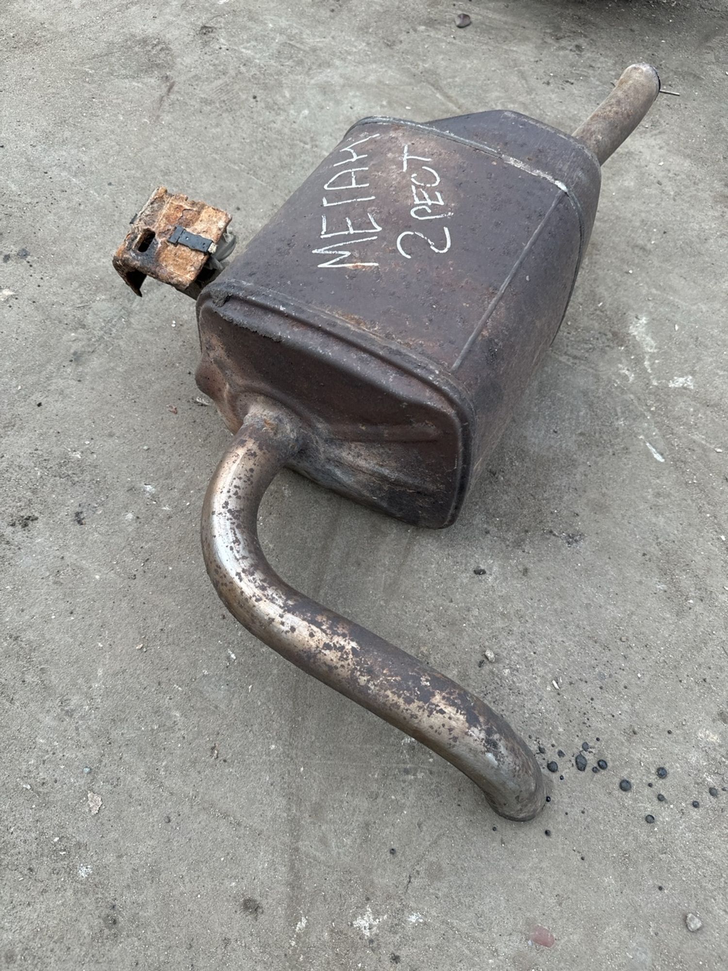 https://ycs.partsauto.market/partsauto-images/thmbs/userImages/7493bedda53ffbba18042670cc6fed05/part/c8ec0c6c-a41e-4be1-a2a3-e54bdad72c0c_1743507540993.jpg