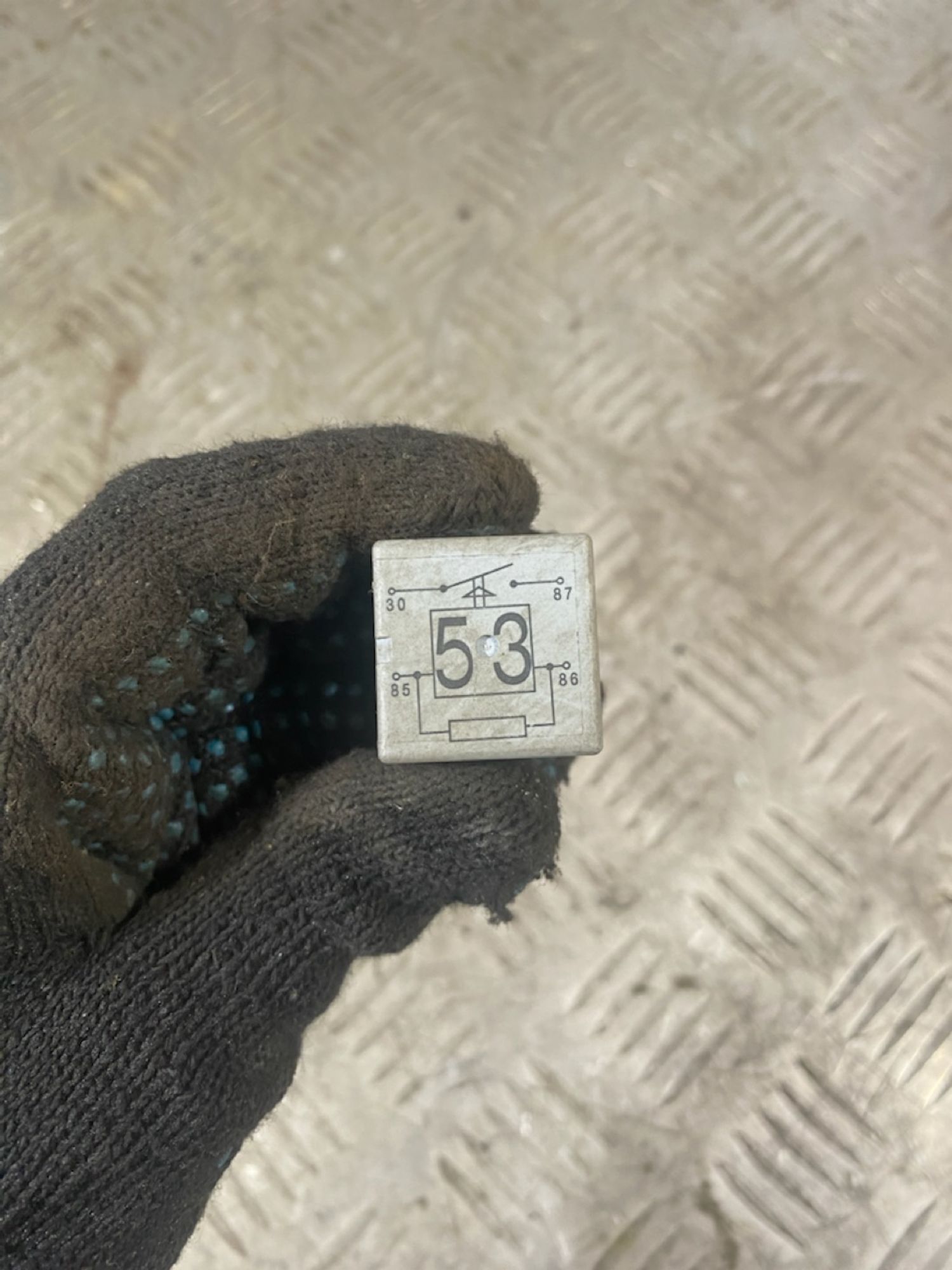 https://ycs.partsauto.market/partsauto-images/thmbs/userImages/7493bedda53ffbba18042670cc6fed05/part/c9cc75ed-ab25-4db3-aee5-62610a119263_1721405649972.jpg