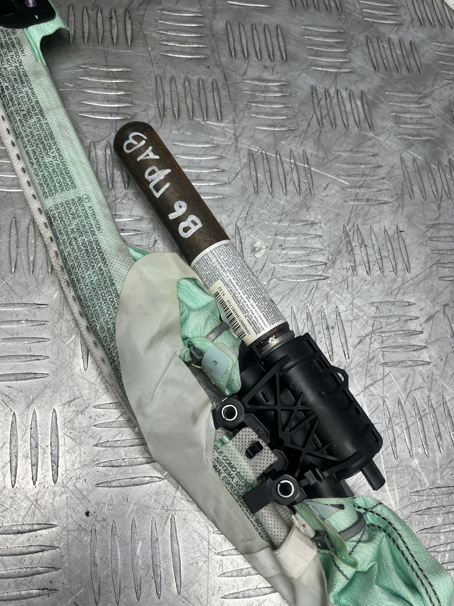 https://ycs.partsauto.market/partsauto-images/thmbs/userImages/7493bedda53ffbba18042670cc6fed05/part/ca65c069-918b-4f58-9863-c3453fcf3c5d_1718026214086.jpg
