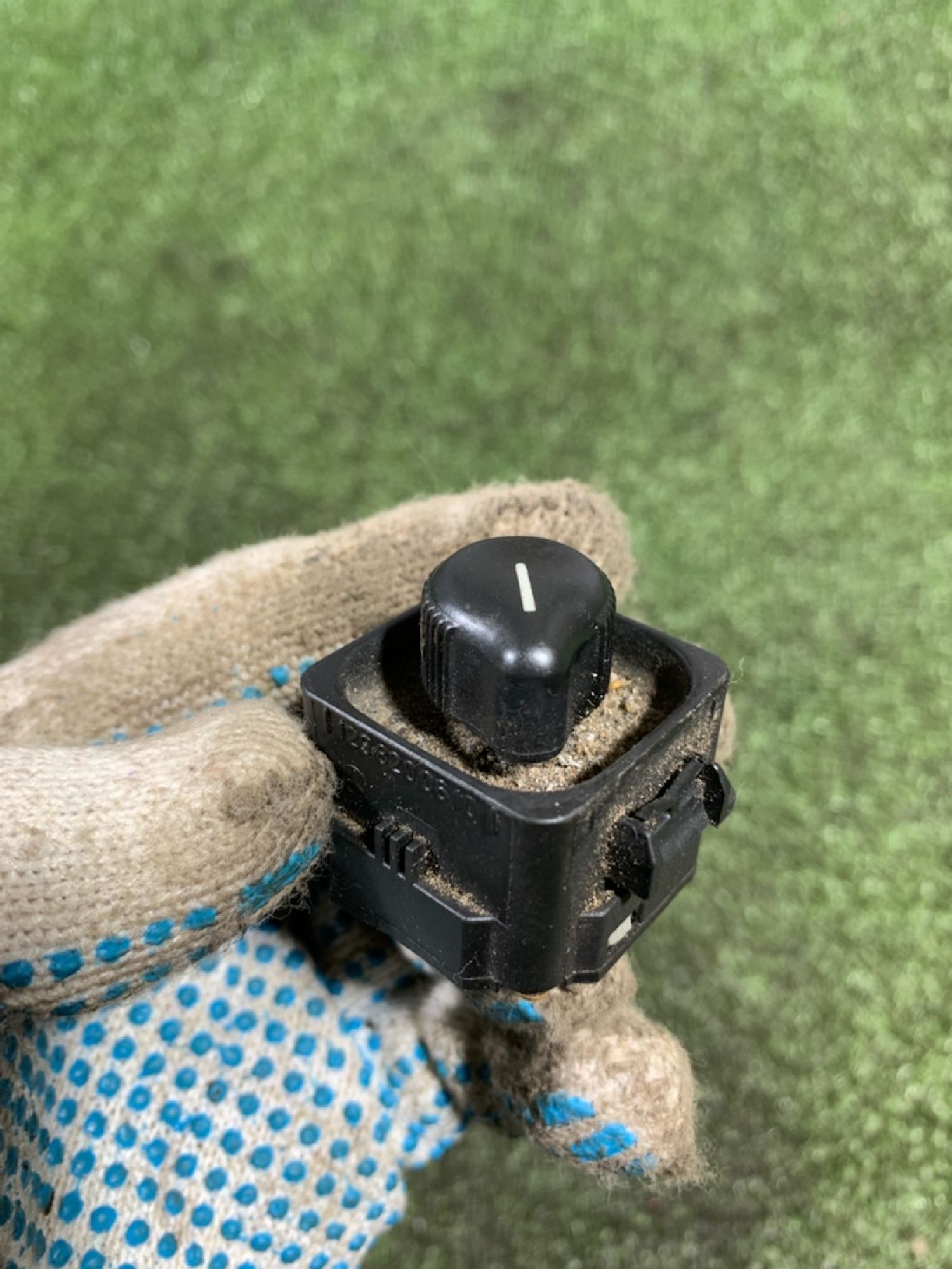 https://ycs.partsauto.market/partsauto-images/thmbs/userImages/7493bedda53ffbba18042670cc6fed05/part/cecfaa02-000c-4323-81bf-b7638605de5a_1735197375288.jpg