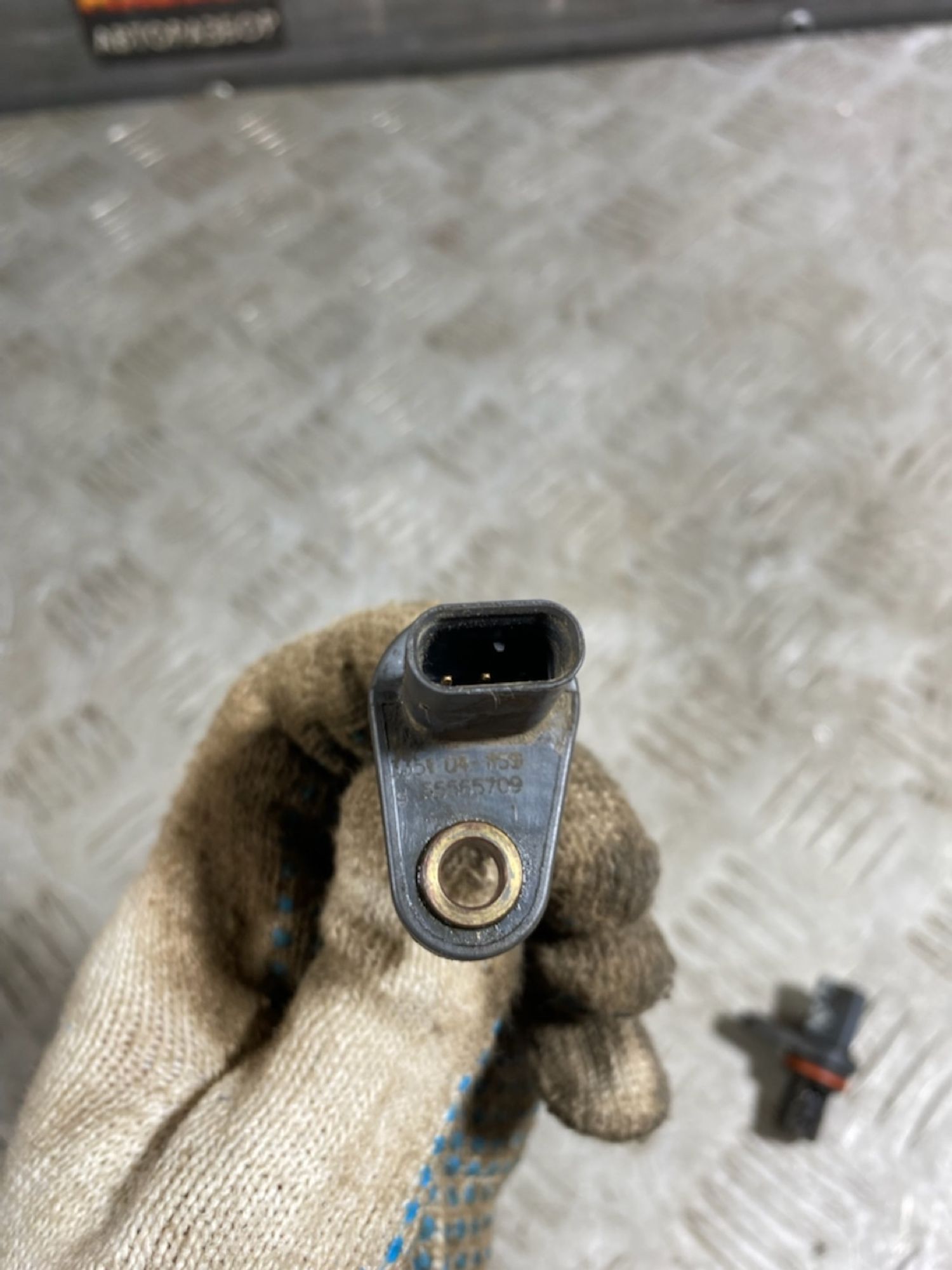 https://ycs.partsauto.market/partsauto-images/thmbs/userImages/7493bedda53ffbba18042670cc6fed05/part/d01874c0-b292-4c8d-acb3-7f457d15e68e_1729175199960.jpg