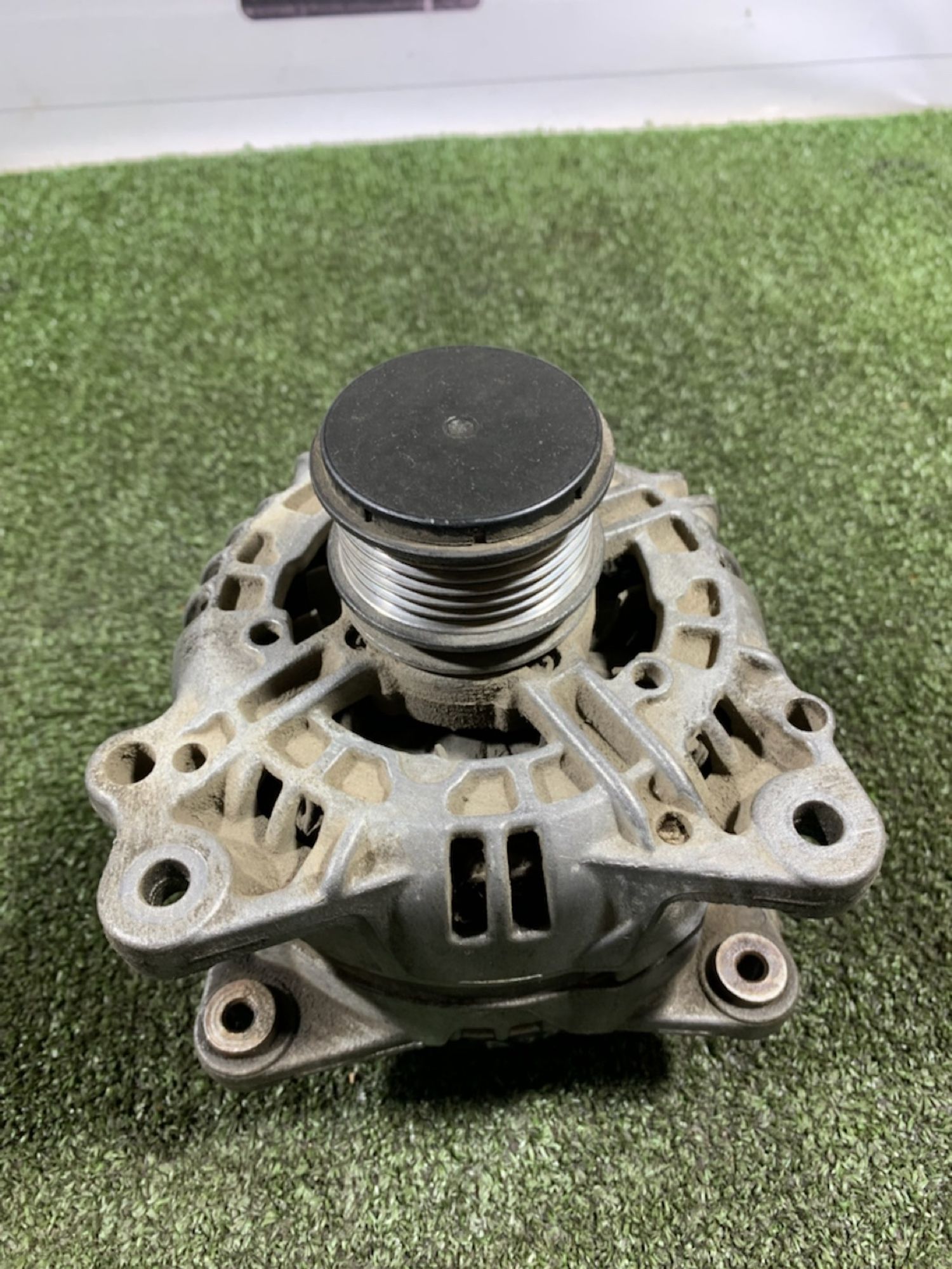 https://ycs.partsauto.market/partsauto-images/thmbs/userImages/7493bedda53ffbba18042670cc6fed05/part/d16a9572-cc32-4617-8df8-a4576514256a_1738060673632.jpg