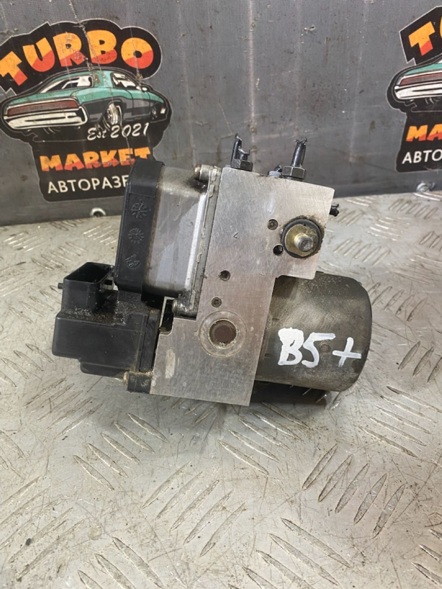 https://ycs.partsauto.market/partsauto-images/thmbs/userImages/7493bedda53ffbba18042670cc6fed05/part/d18e36d9-185c-48dd-baf4-4078d21cbd22_1721393406839.jpg