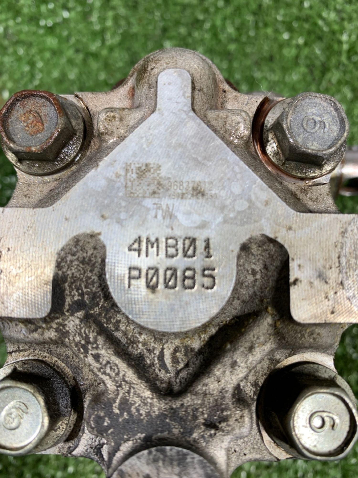 https://ycs.partsauto.market/partsauto-images/thmbs/userImages/7493bedda53ffbba18042670cc6fed05/part/d5ac6498-bfa0-40a7-b5aa-09348d5e189a_1732609064717.jpg