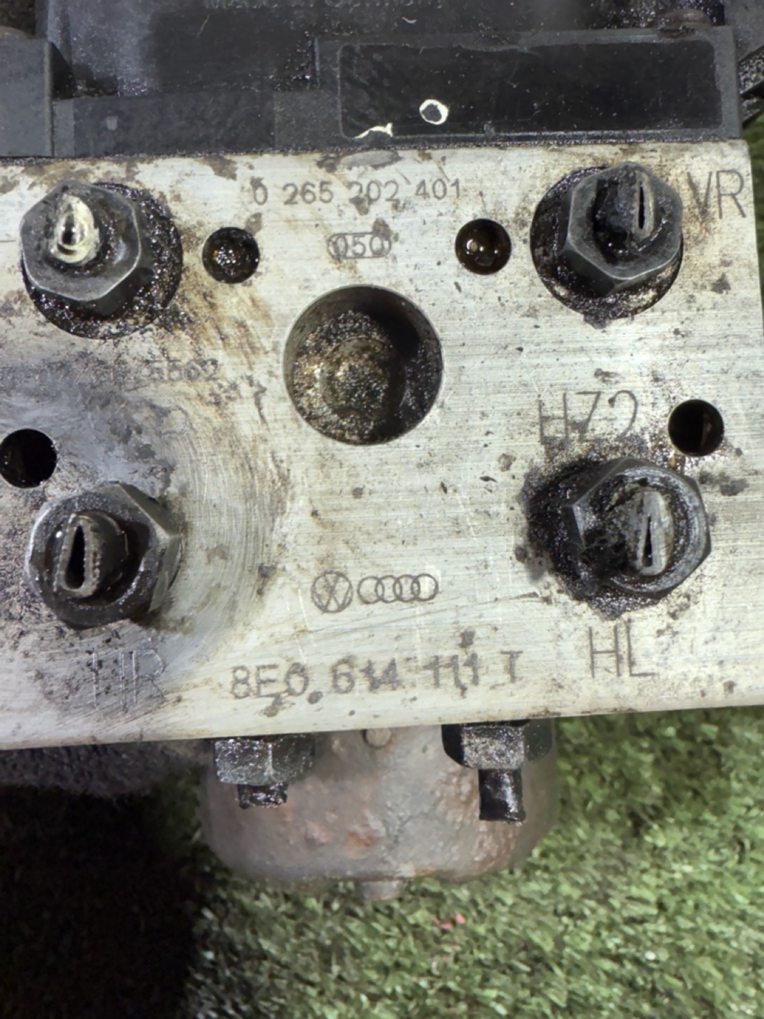 https://ycs.partsauto.market/partsauto-images/thmbs/userImages/7493bedda53ffbba18042670cc6fed05/part/d5e4bd57-f3b9-4e20-9e62-371239d2c3ef_1744192232705.jpg