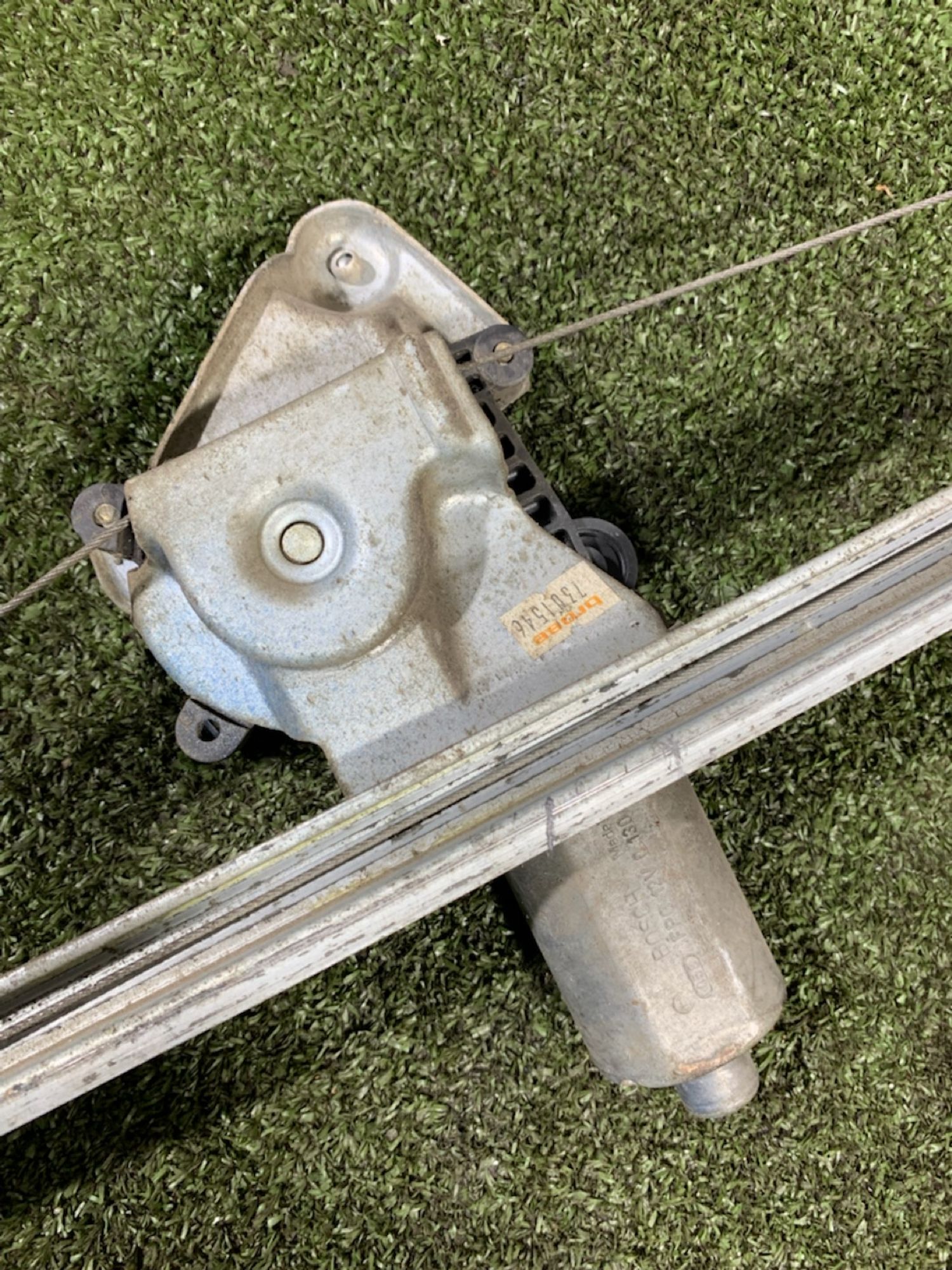 https://ycs.partsauto.market/partsauto-images/thmbs/userImages/7493bedda53ffbba18042670cc6fed05/part/d6115dfe-3dbd-4ca4-bd8d-c1f69db1009d_1736416164669.jpg