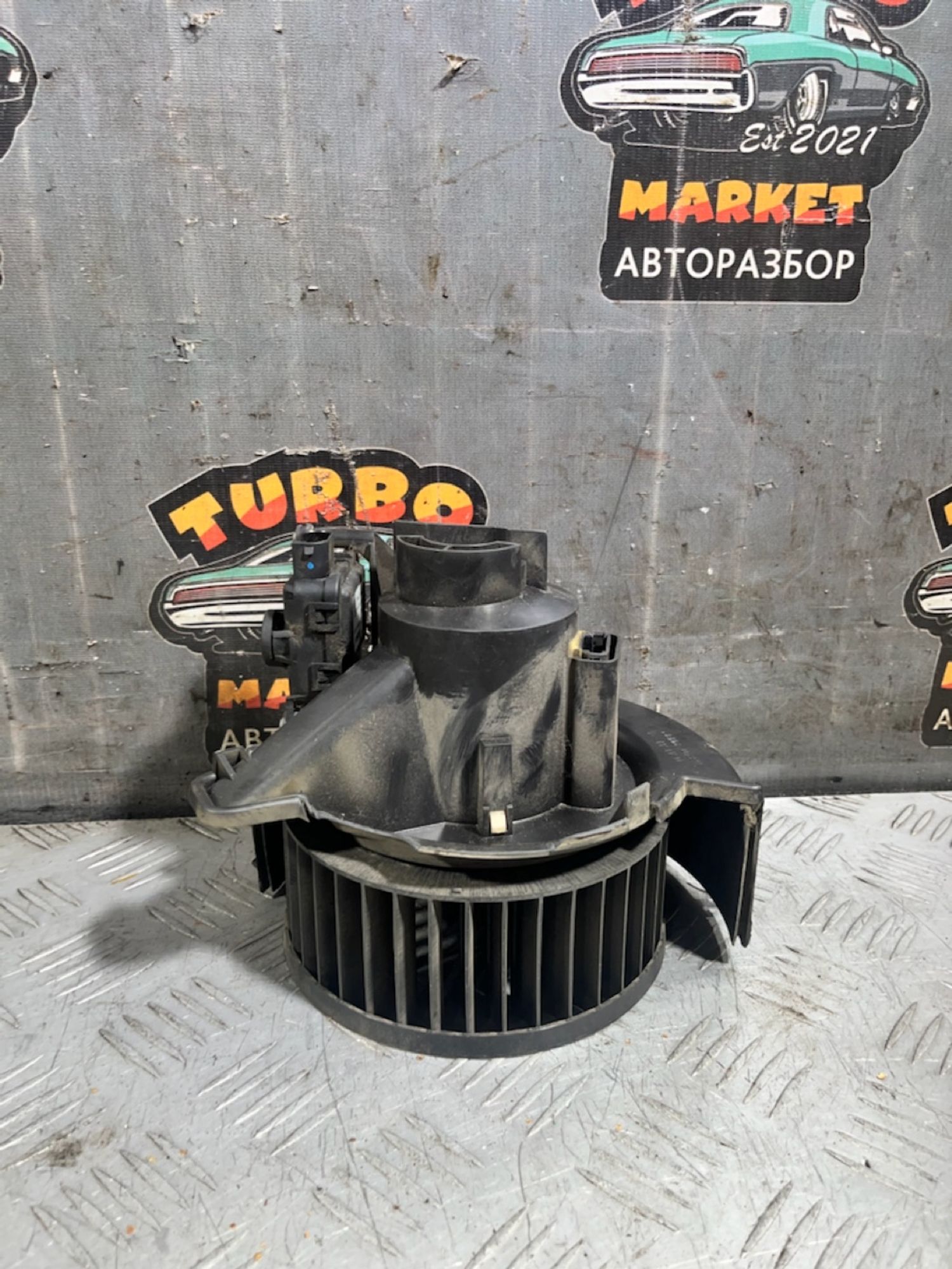 https://ycs.partsauto.market/partsauto-images/thmbs/userImages/7493bedda53ffbba18042670cc6fed05/part/d6ed88f5-45d8-40ad-bb43-230e525468db_1729773320374.jpg