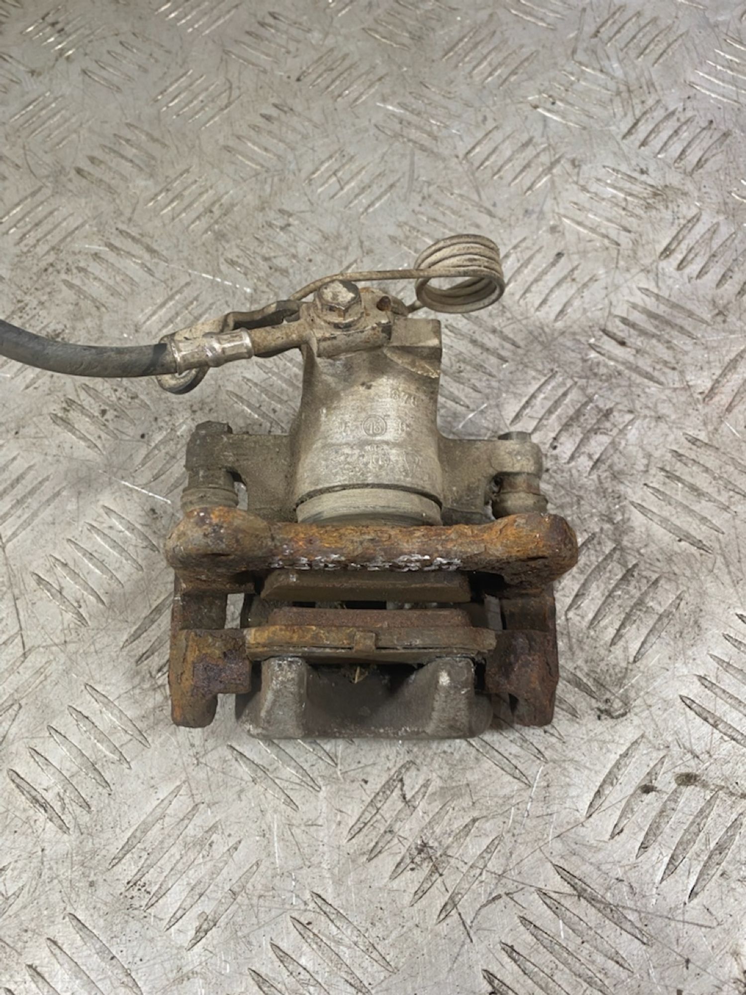 https://ycs.partsauto.market/partsauto-images/thmbs/userImages/7493bedda53ffbba18042670cc6fed05/part/d97c0759-cf31-42e2-ae34-9654a60c3429_1721394906231.jpg