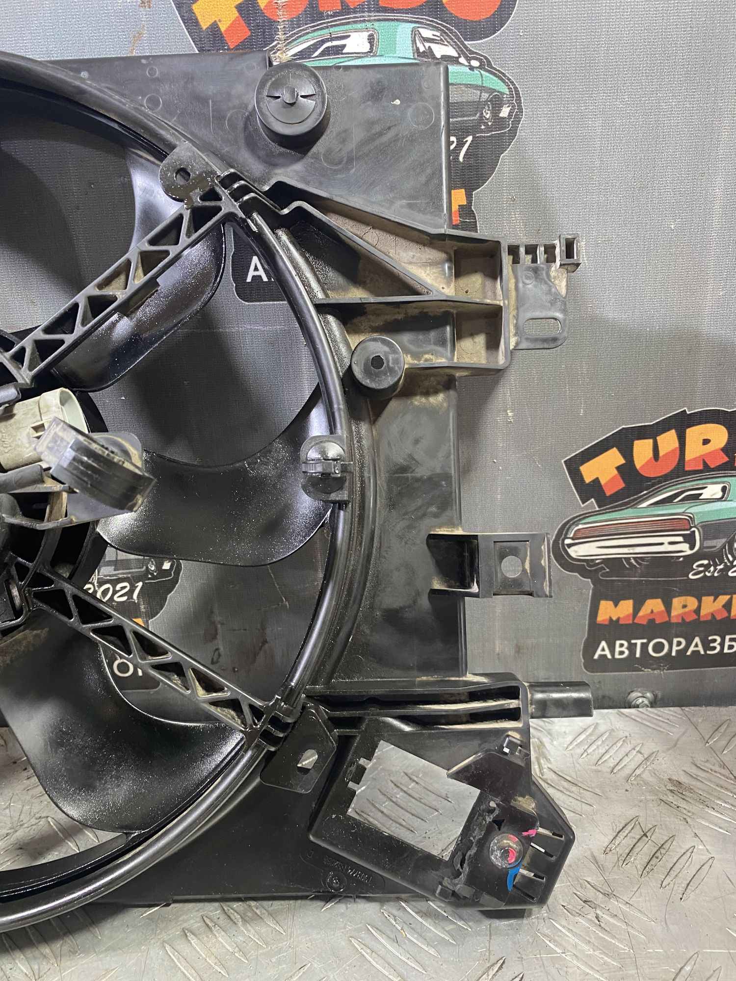 https://ycs.partsauto.market/partsauto-images/thmbs/userImages/7493bedda53ffbba18042670cc6fed05/part/da0a4441-df5a-4b72-874c-24357320597e_1718890782720.jpg
