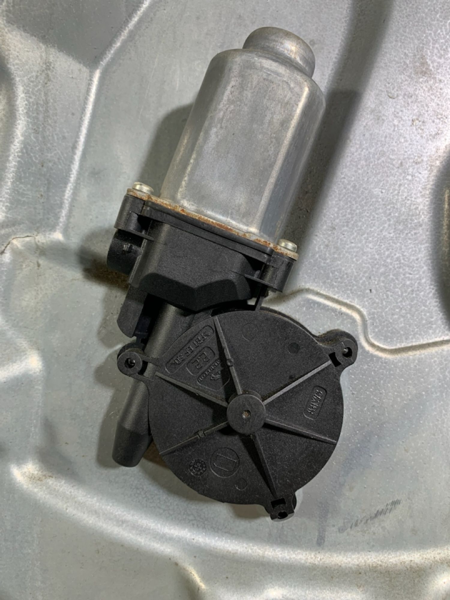 https://ycs.partsauto.market/partsauto-images/thmbs/userImages/7493bedda53ffbba18042670cc6fed05/part/dd486bfb-ae83-4a25-88aa-4654d86375a5_1731066888987.jpg