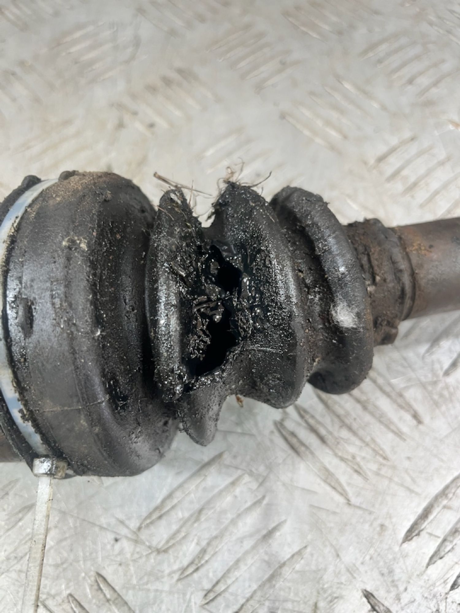 https://ycs.partsauto.market/partsauto-images/thmbs/userImages/7493bedda53ffbba18042670cc6fed05/part/dd7239a9-8cbe-41eb-83a5-694f446484fc_1720705165803.jpg