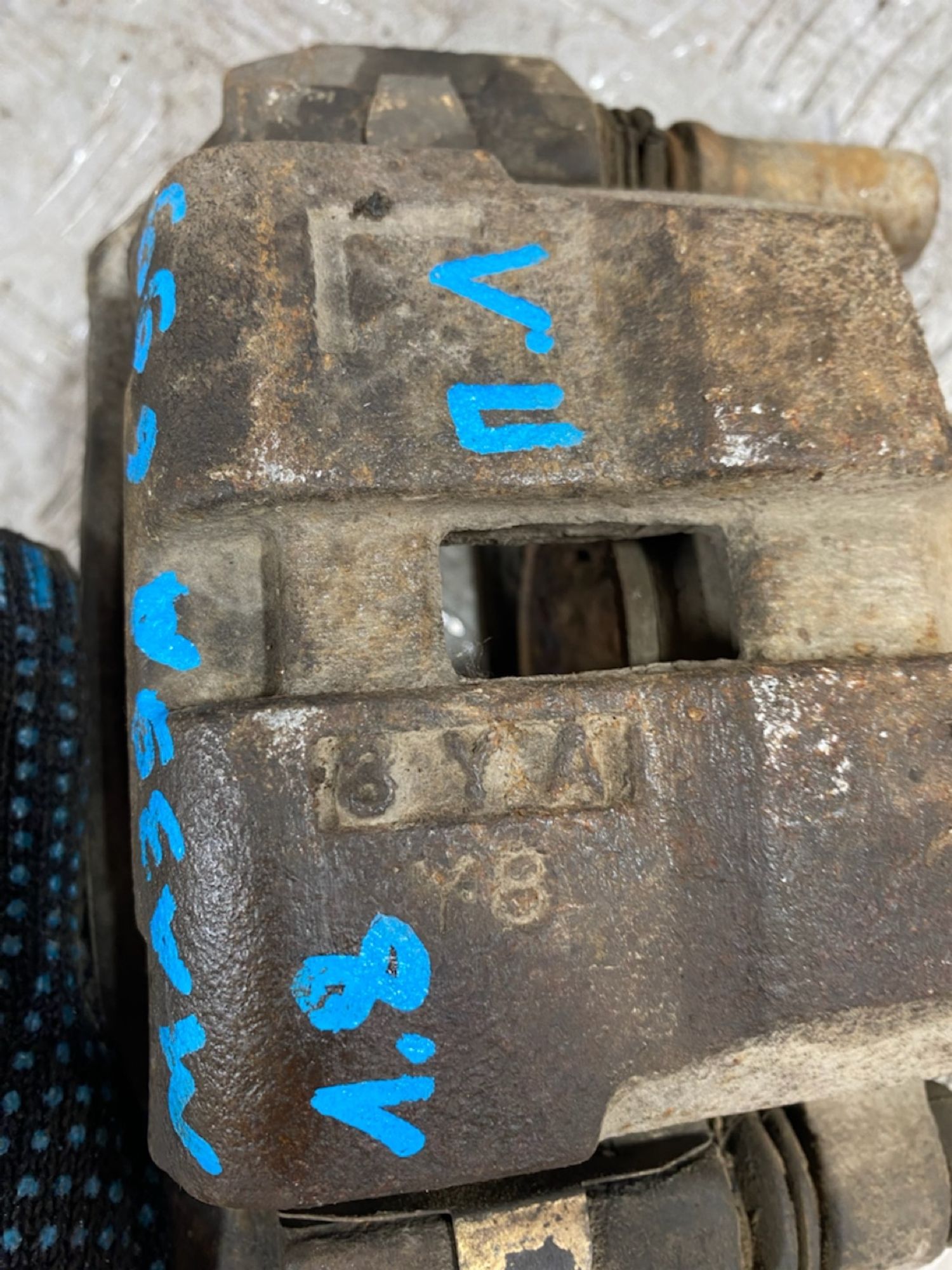 https://ycs.partsauto.market/partsauto-images/thmbs/userImages/7493bedda53ffbba18042670cc6fed05/part/ddea12d2-8049-47e5-8e78-146c6d6a1480_1720448093366.jpg