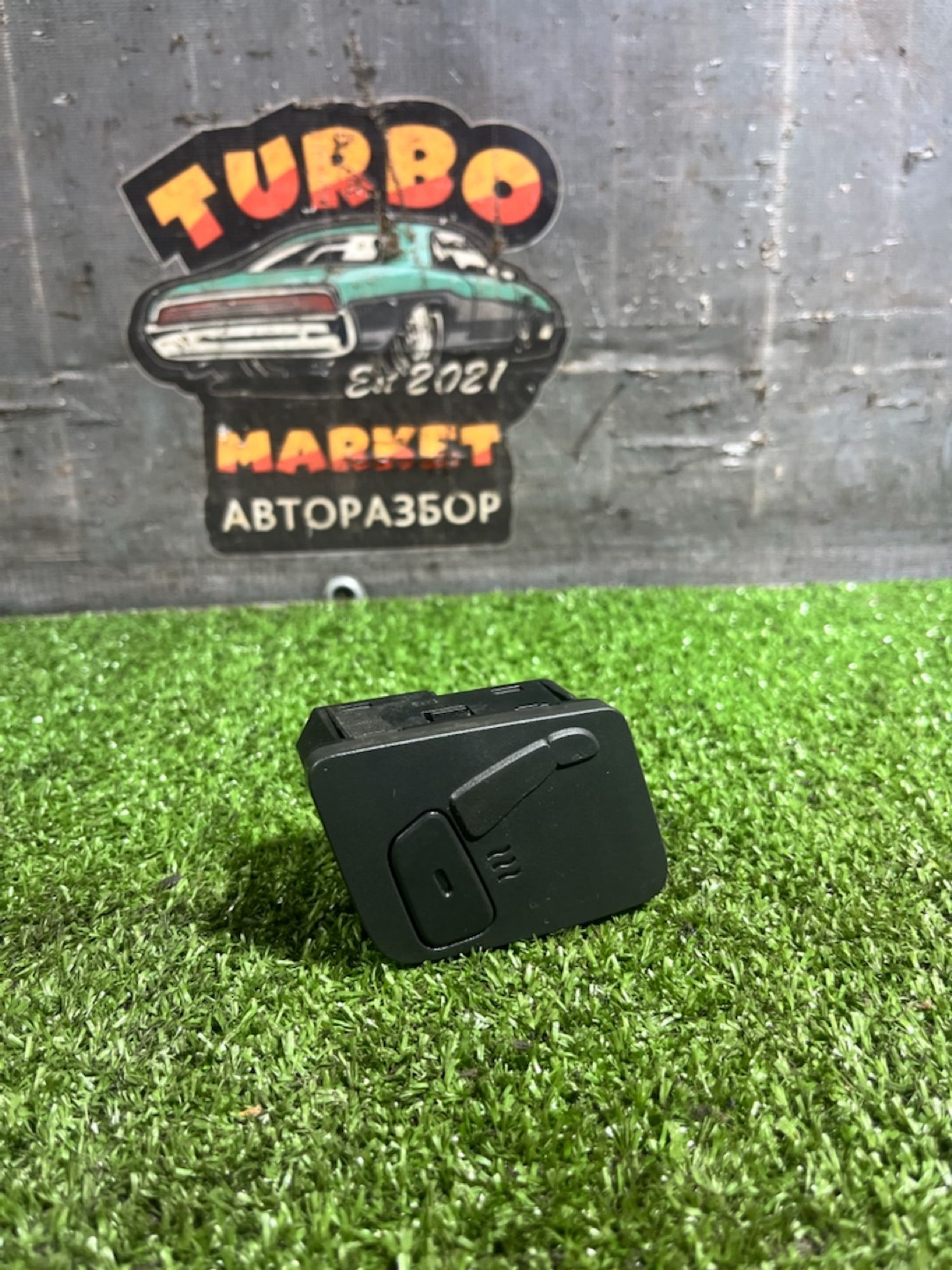 https://ycs.partsauto.market/partsauto-images/thmbs/userImages/7493bedda53ffbba18042670cc6fed05/part/e0c301e8-f3b8-4302-b7d5-3fc405aab789_1731501700643.jpg