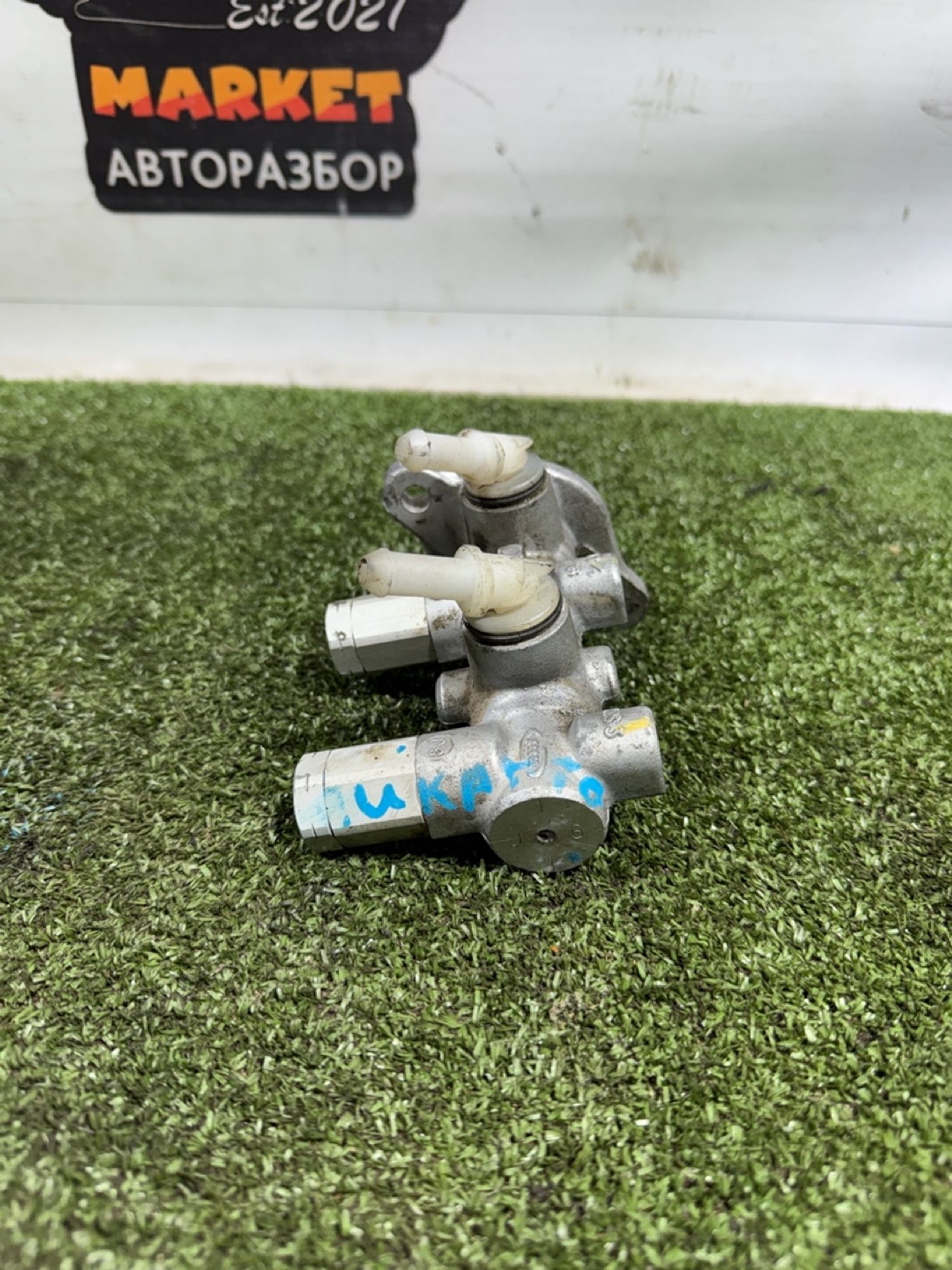 https://ycs.partsauto.market/partsauto-images/thmbs/userImages/7493bedda53ffbba18042670cc6fed05/part/e17d2706-21e8-4316-87ac-7eb2b12bcf7a_1734618662985.jpg